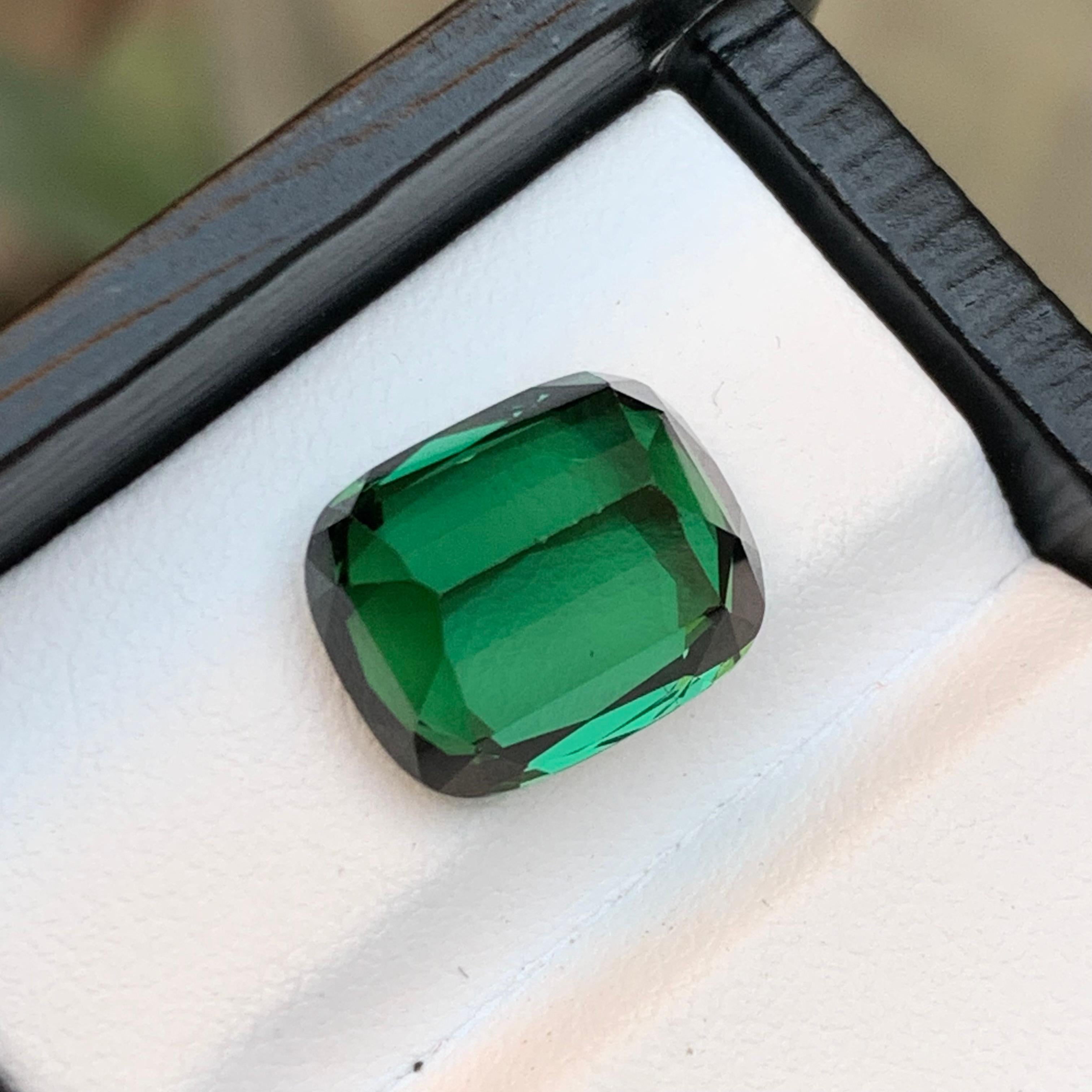 Rare Green Natural Tourmaline Gemstone, 7.65 Ct Cushion Cut for a Ring/Pendant For Sale 2