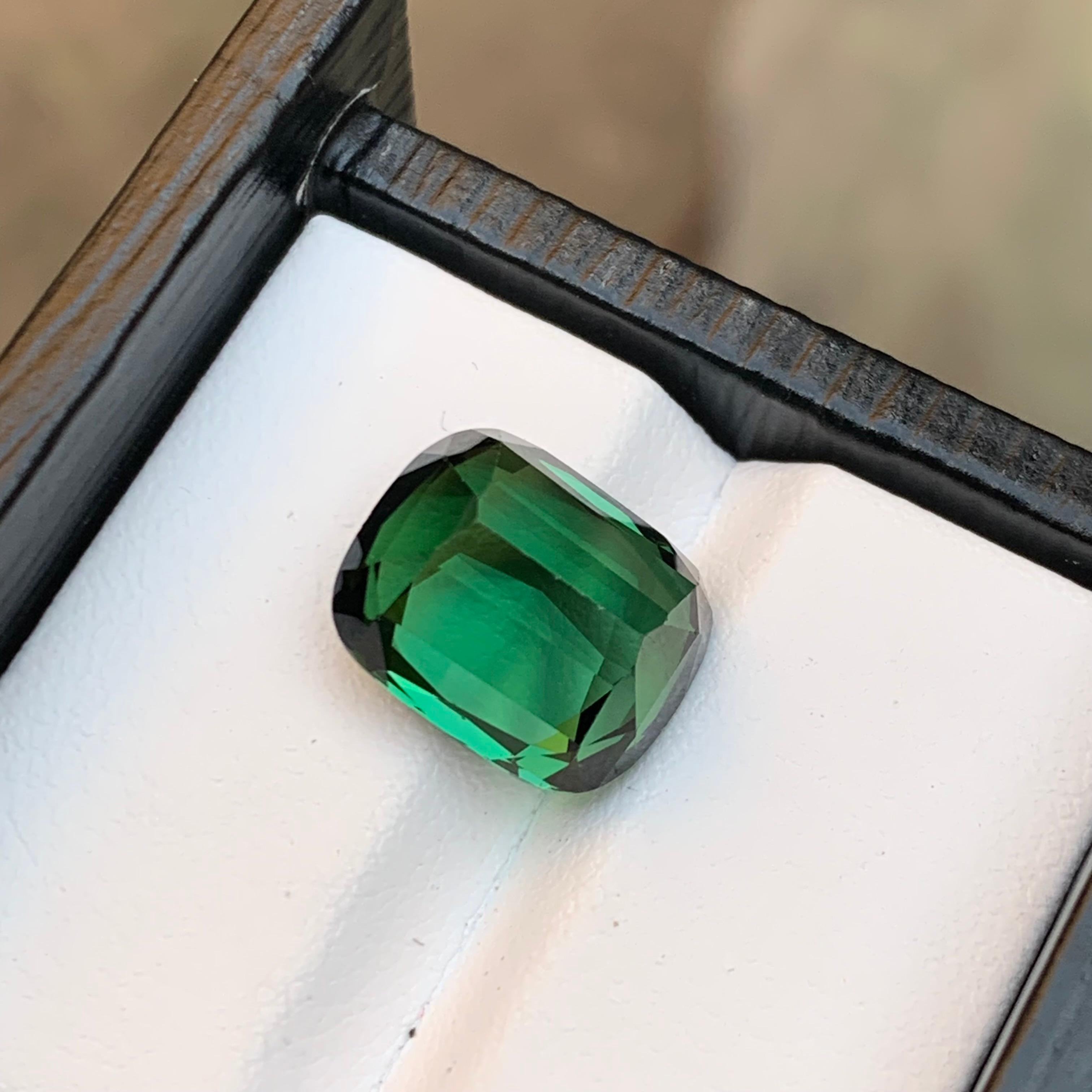 Rare Green Natural Tourmaline Gemstone, 7.65 Ct Cushion Cut for a Ring/Pendant For Sale 3