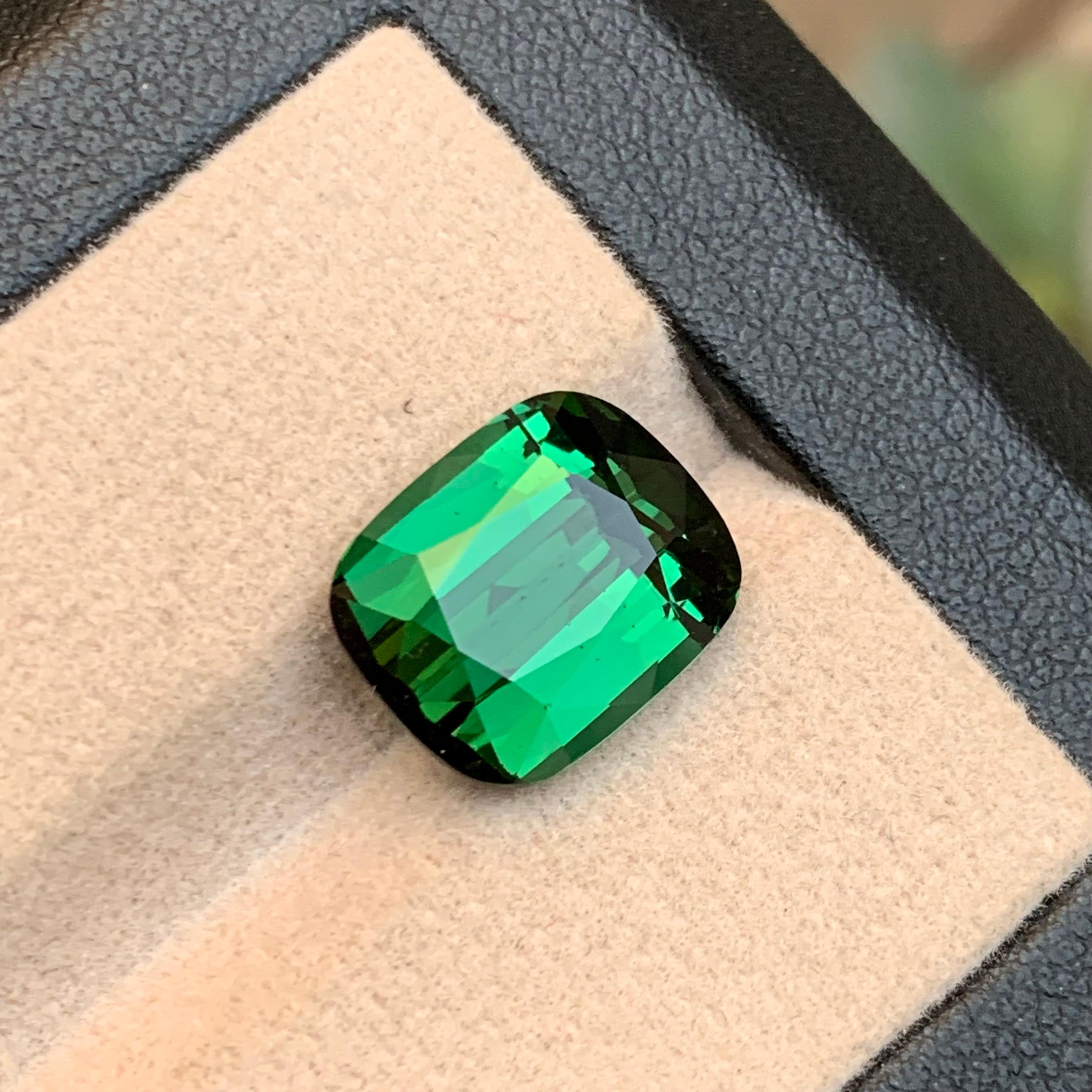 Rare Green Natural Tourmaline Gemstone, 7.65 Ct Cushion Cut for a Ring/Pendant For Sale 4