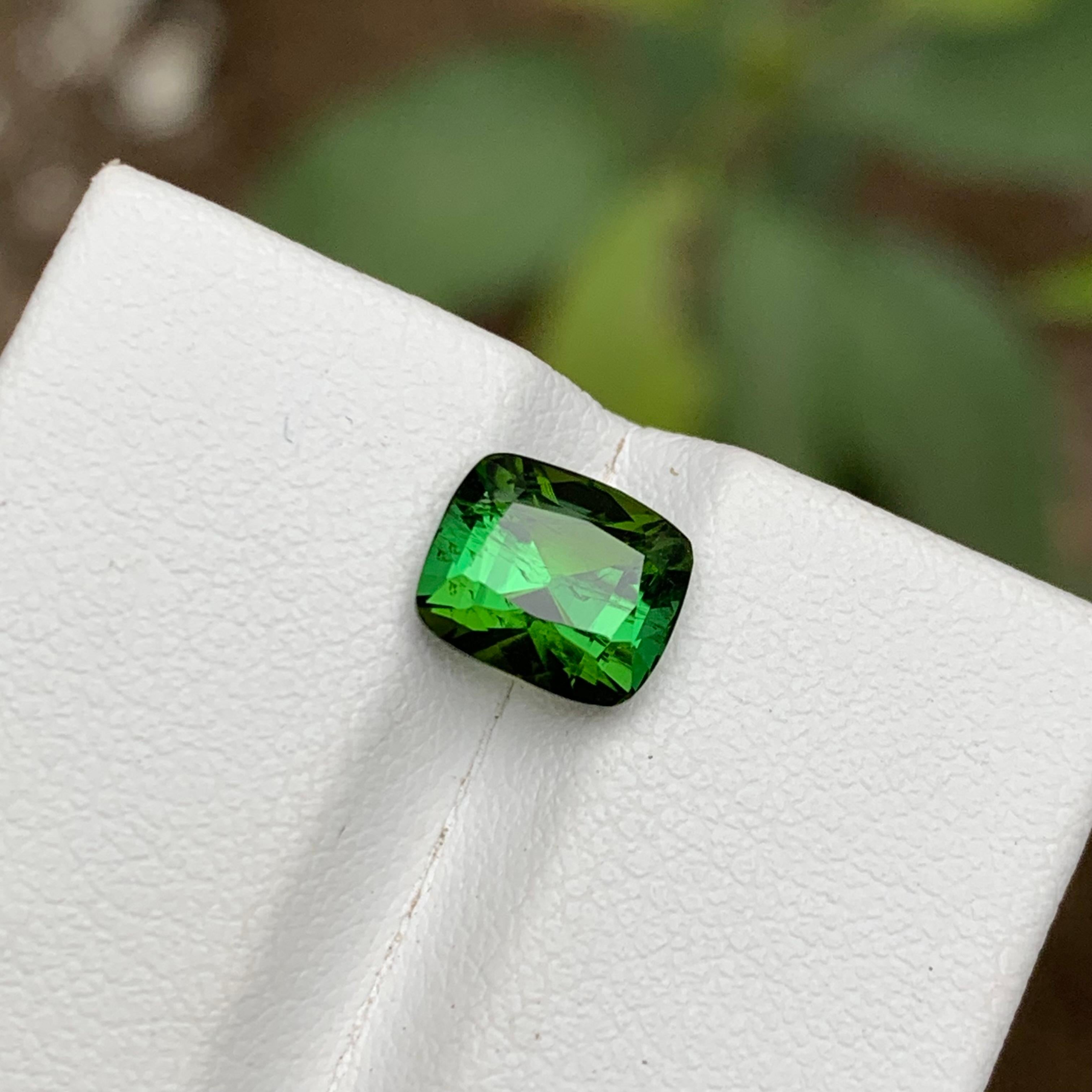 Rare Green Natural Tourmaline Loose Gemstone 2.10Ct Cushion Cut for Ring/Jewelry For Sale 4