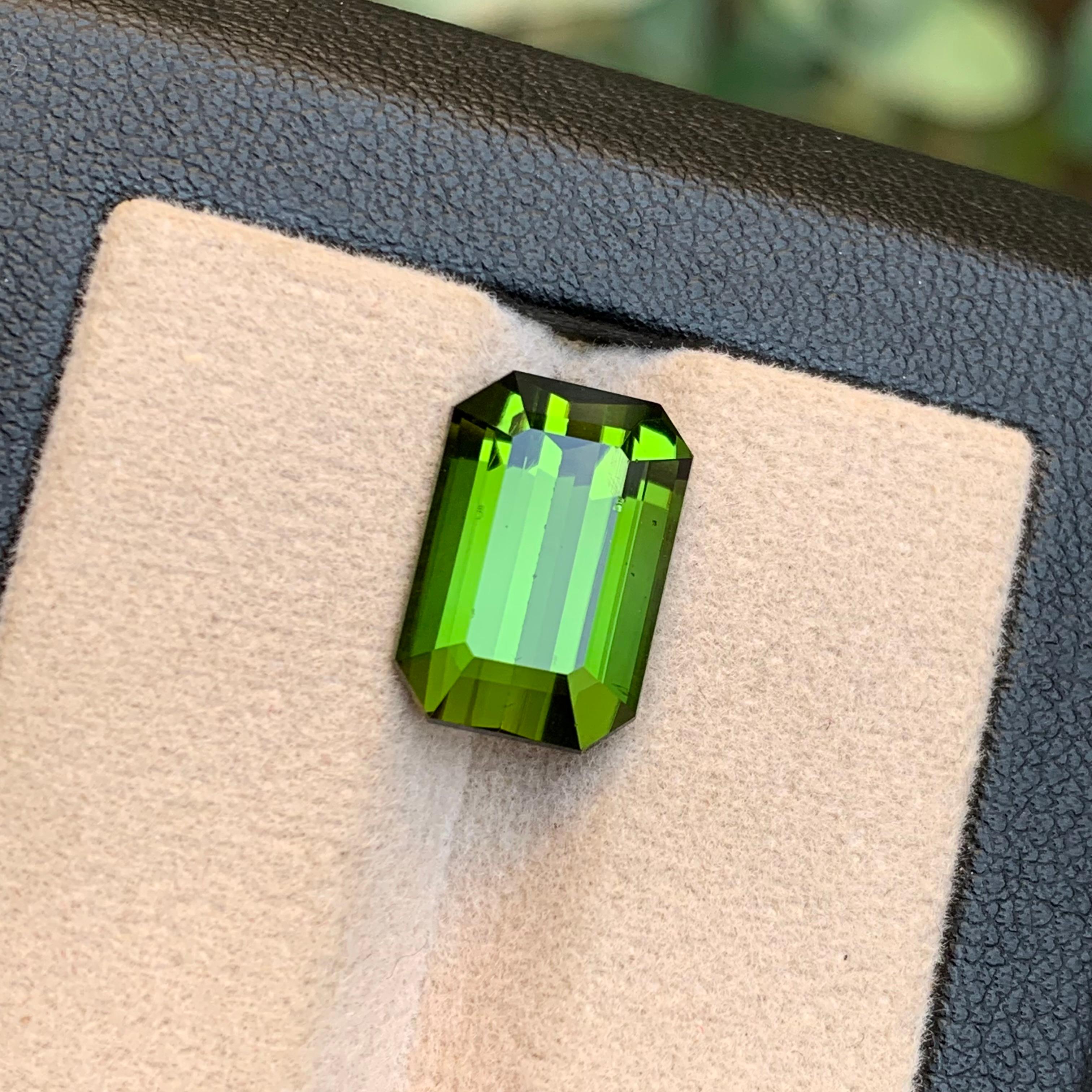 Rare Green Natural Tourmaline Loose Gemstone, 7.75 Ct-Emerald Cut Top Quality In New Condition For Sale In Peshawar, PK