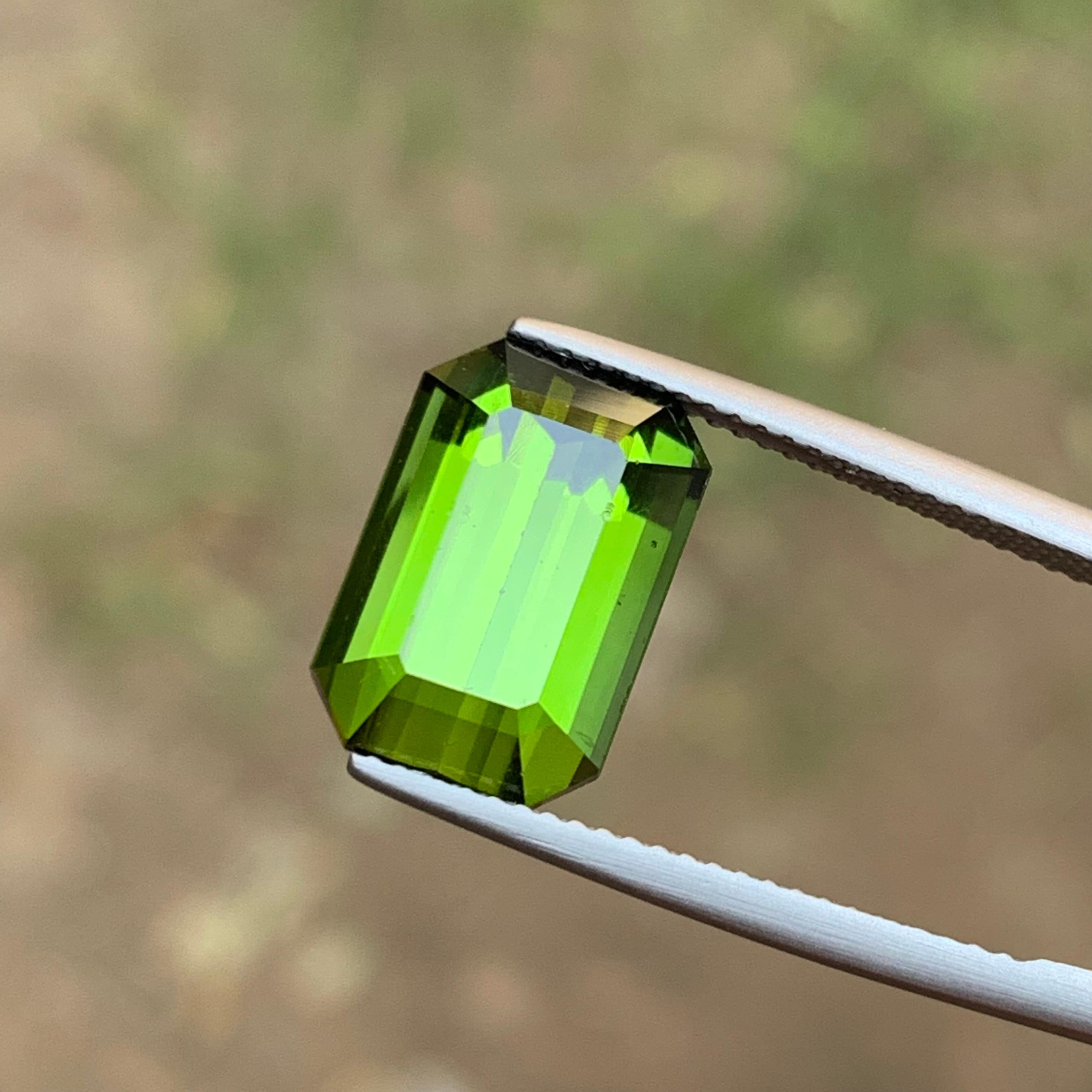 Women's or Men's Rare Green Natural Tourmaline Loose Gemstone, 7.75 Ct-Emerald Cut Top Quality For Sale