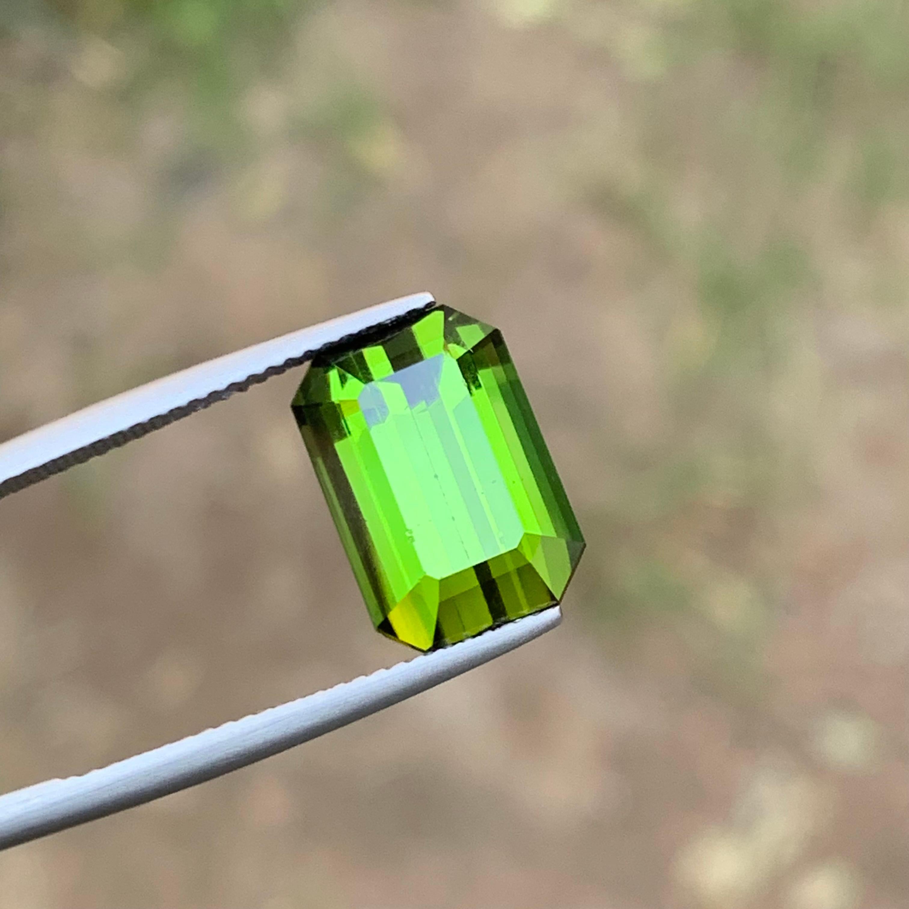 Rare Green Natural Tourmaline Loose Gemstone, 7.75 Ct-Emerald Cut Top Quality For Sale 2