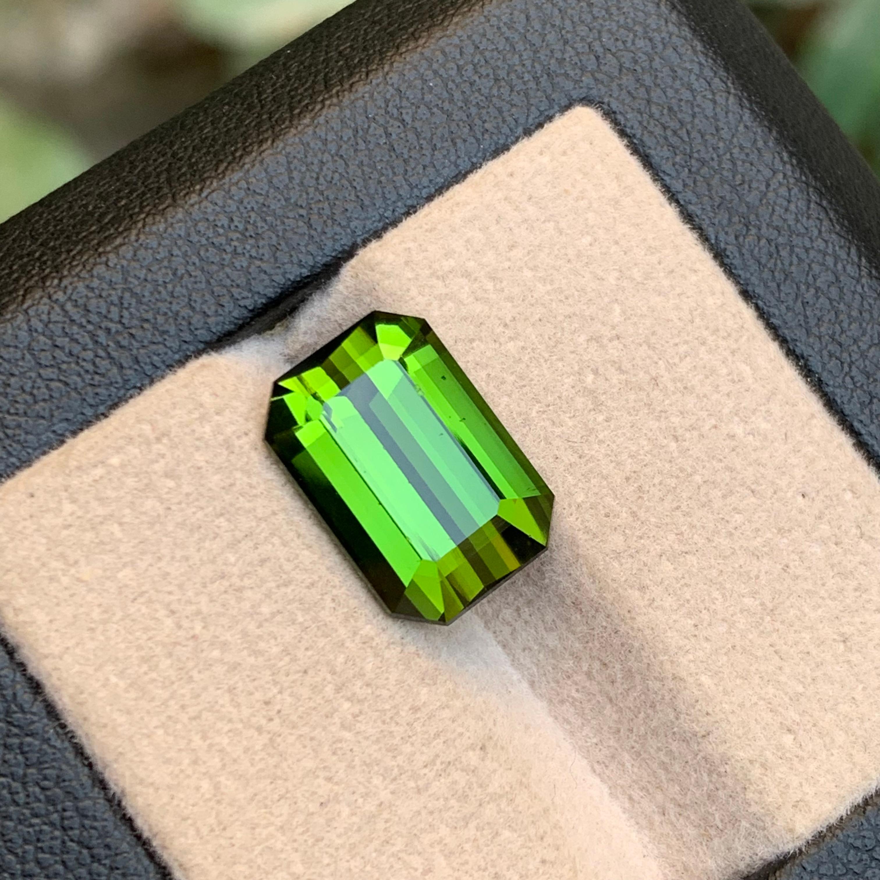 Rare Green Natural Tourmaline Loose Gemstone, 7.75 Ct-Emerald Cut Top Quality For Sale 3