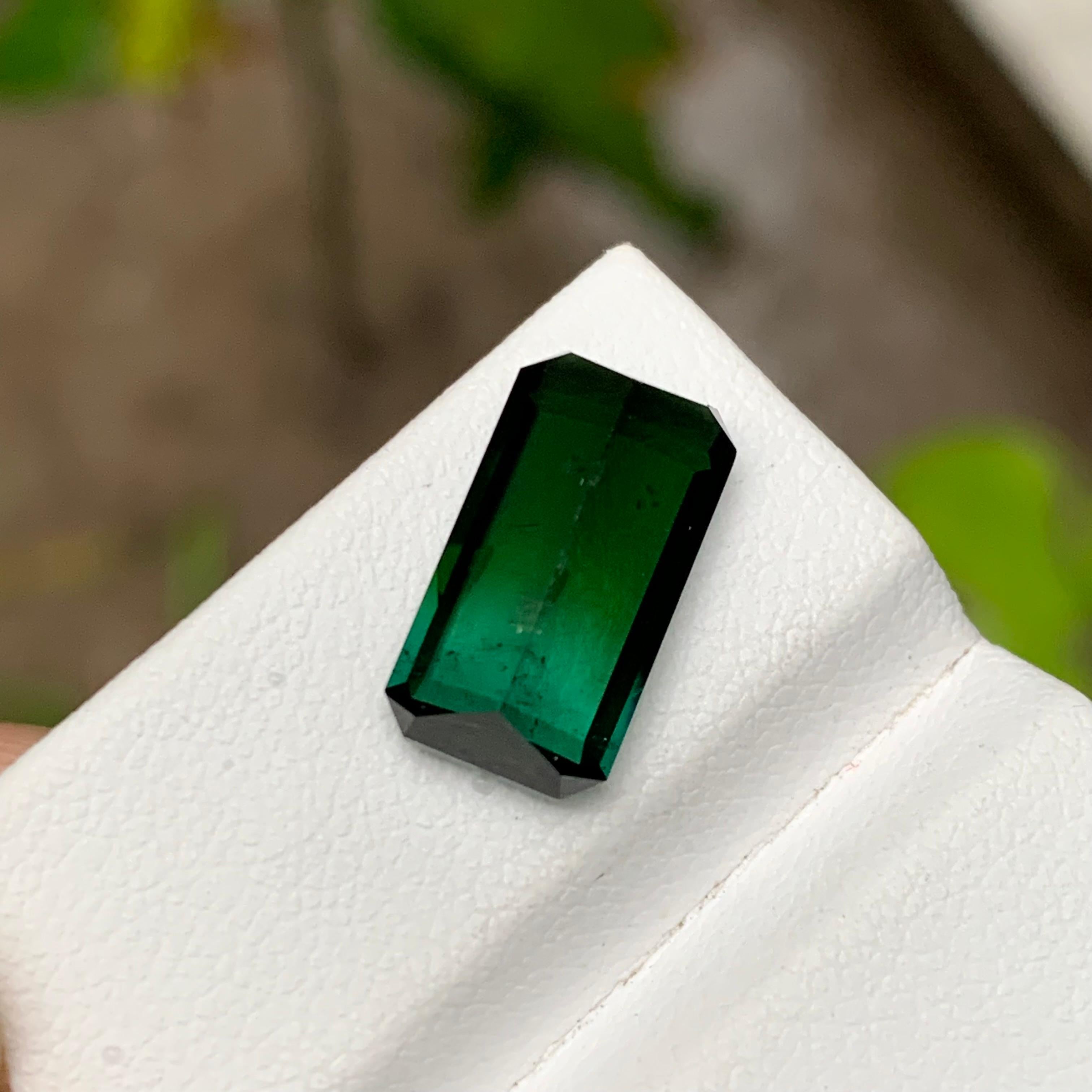 Rare Green & Neon Blue Bicolor Tourmaline Gemstone, 5.05 Ct Emerald Cut for Ring In New Condition For Sale In Peshawar, PK