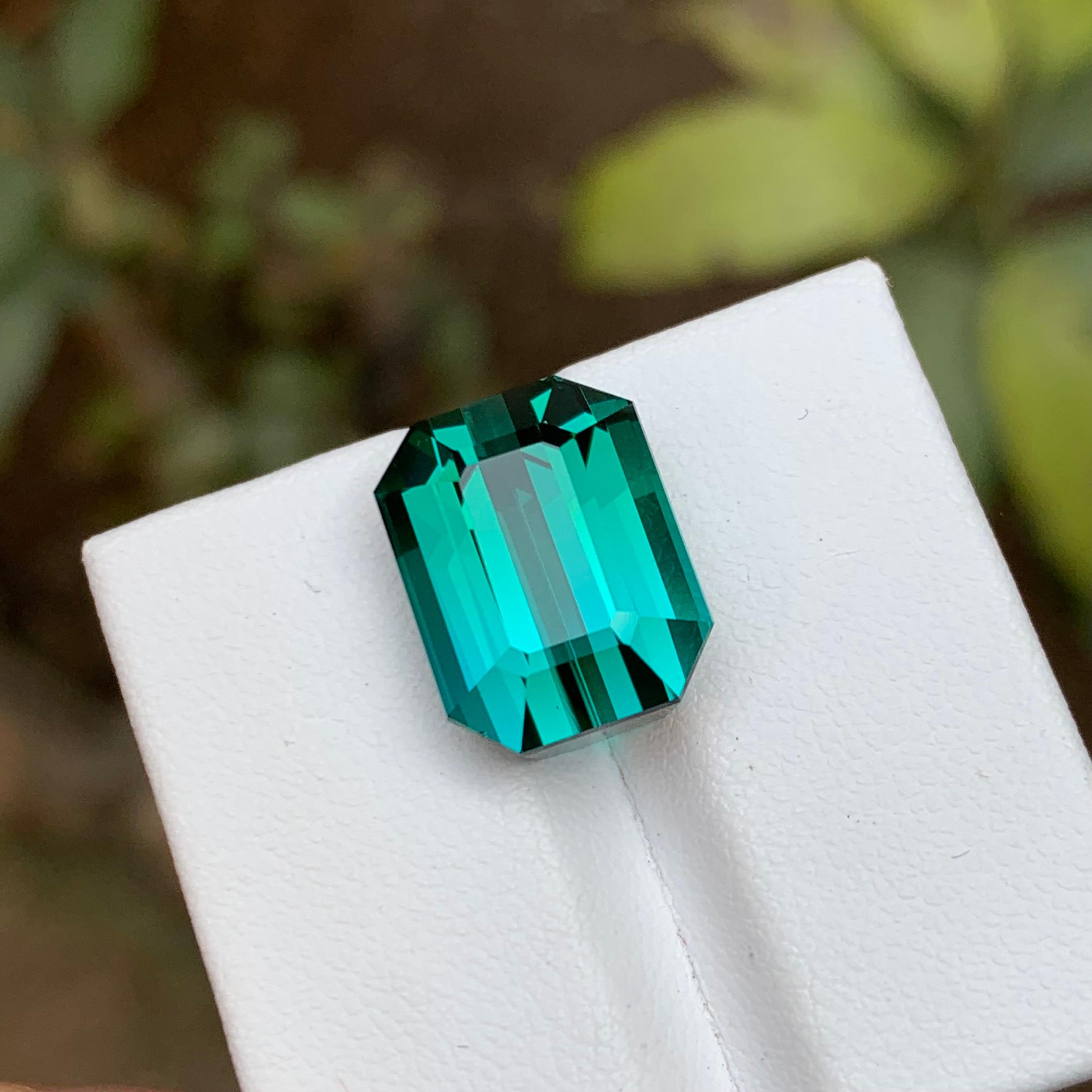 Rare Greenish Blue Flawless Natural Tourmaline Gemstone, 13.05 Ct Emerald Cut Af In New Condition For Sale In Peshawar, PK