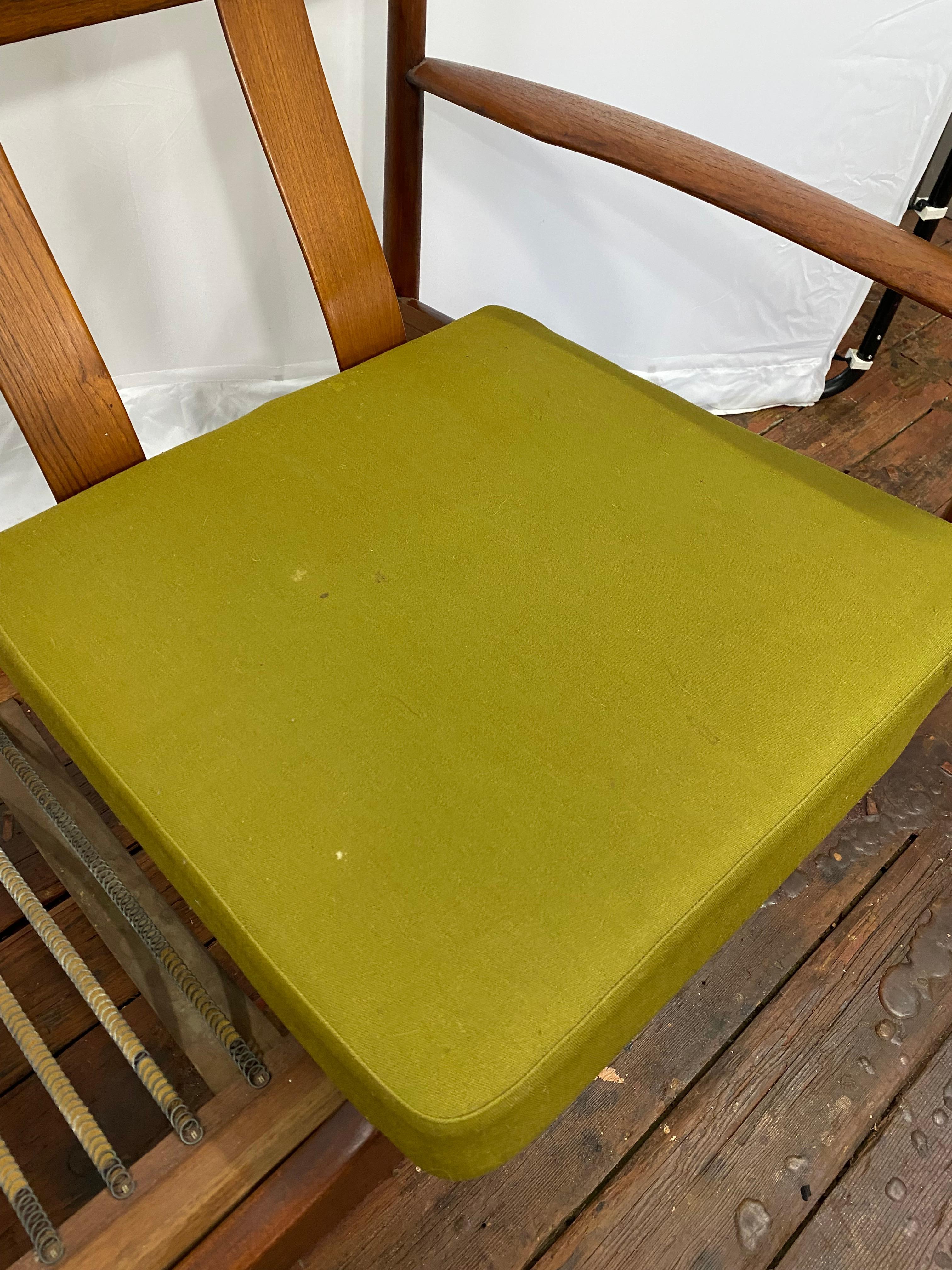 Raro divano moderno danese a quattro posti in teak di Grete Jalk per France and Son in vendita 4