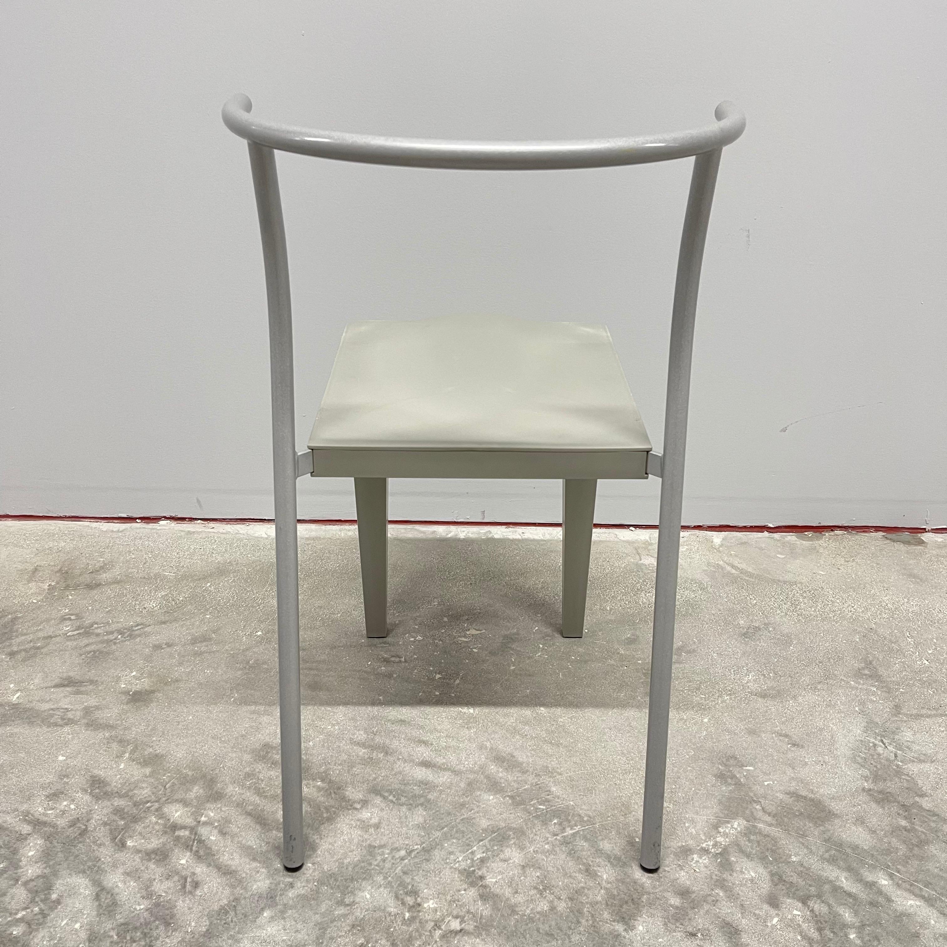 Rare chaise grise postmoderne « Dr Glob » de Philippe Starck pour Kartell, Italie, 1990 Bon état - En vente à Miami, FL
