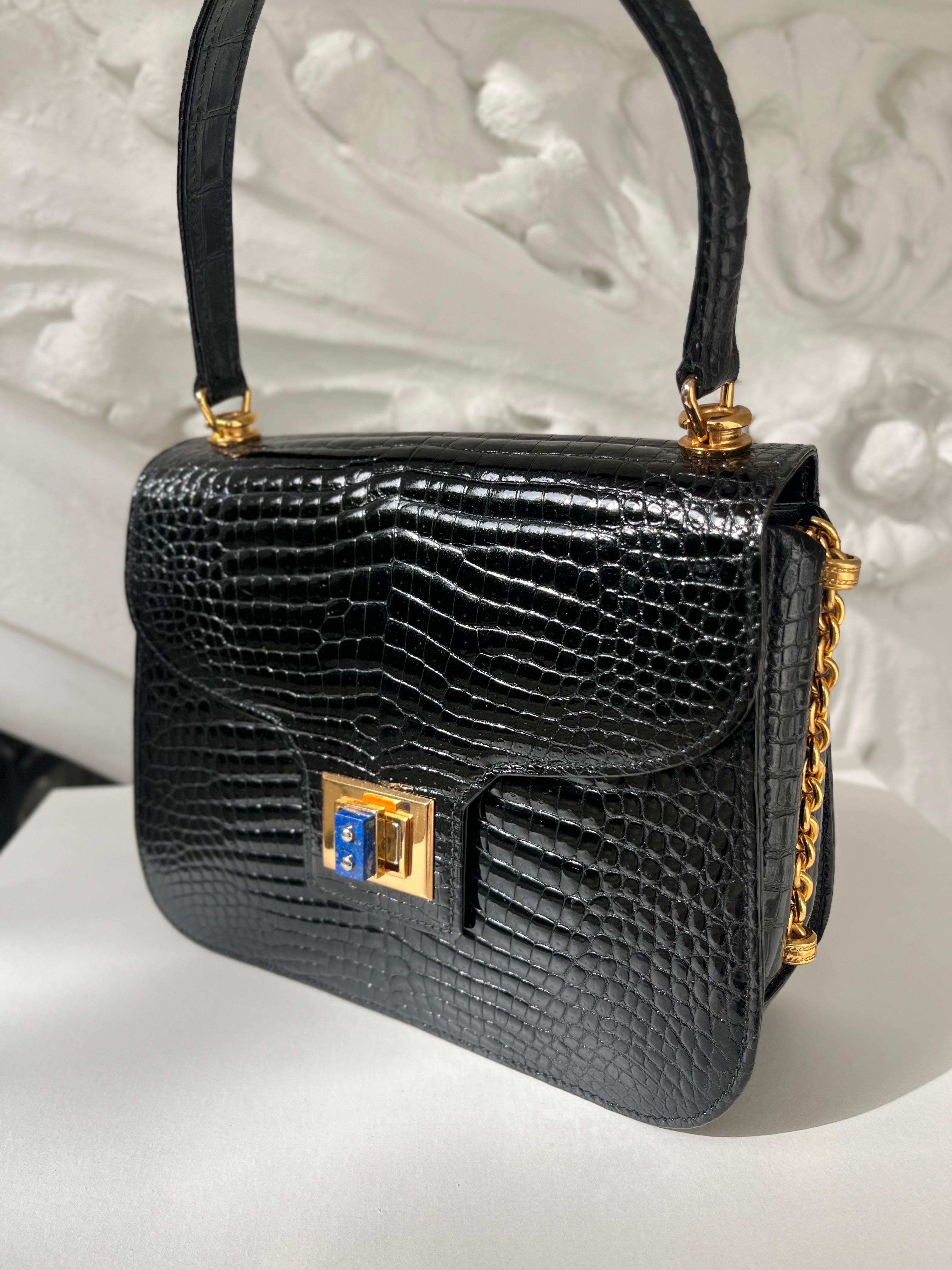 Rare Gucci 80's Vintage Alligator skin handbag jeweled lapis lazuli clasp. en vente 5