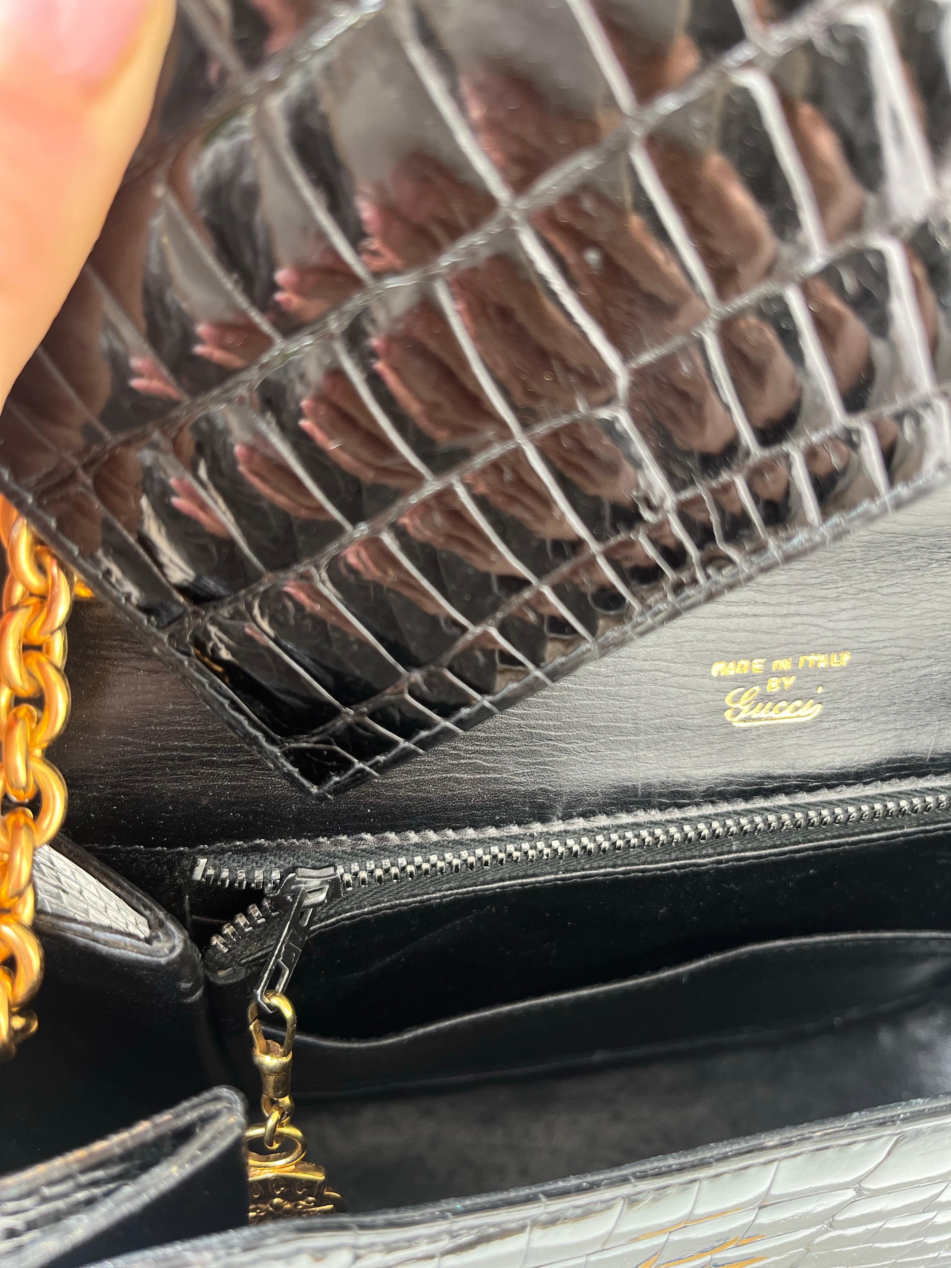 Rare Gucci 80's Vintage Alligator skin handbag jeweled lapis lazuli clasp. en vente 7
