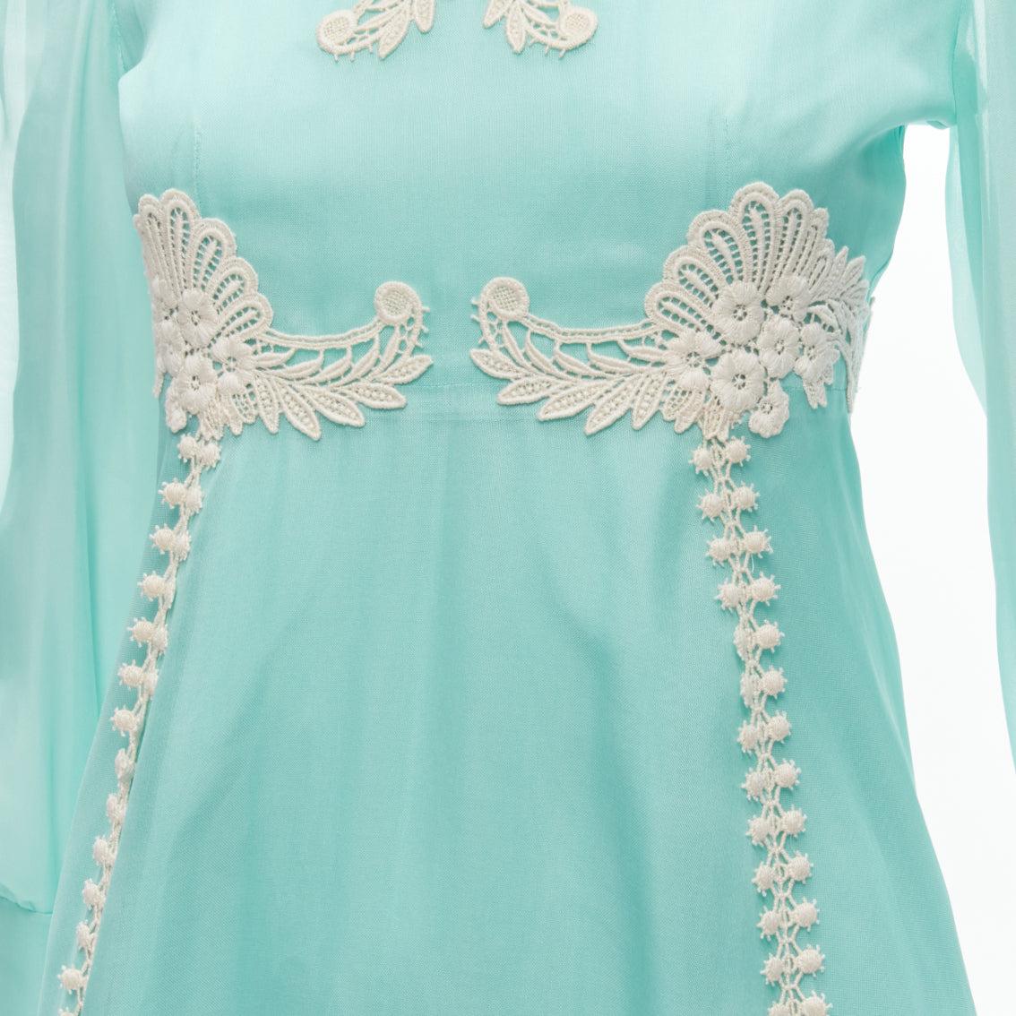 rare GUCCI Alessandro Michele 2019 Runway sky blue 100% silk cream embroidery puff sleeve gown S
Reference: TGAS/D00617
Brand: Gucci
Designer: Alessandro Michele
Collection: Resort 2019 - Runway
As seen on: Colette' Actor Aiysha Hart
Material: