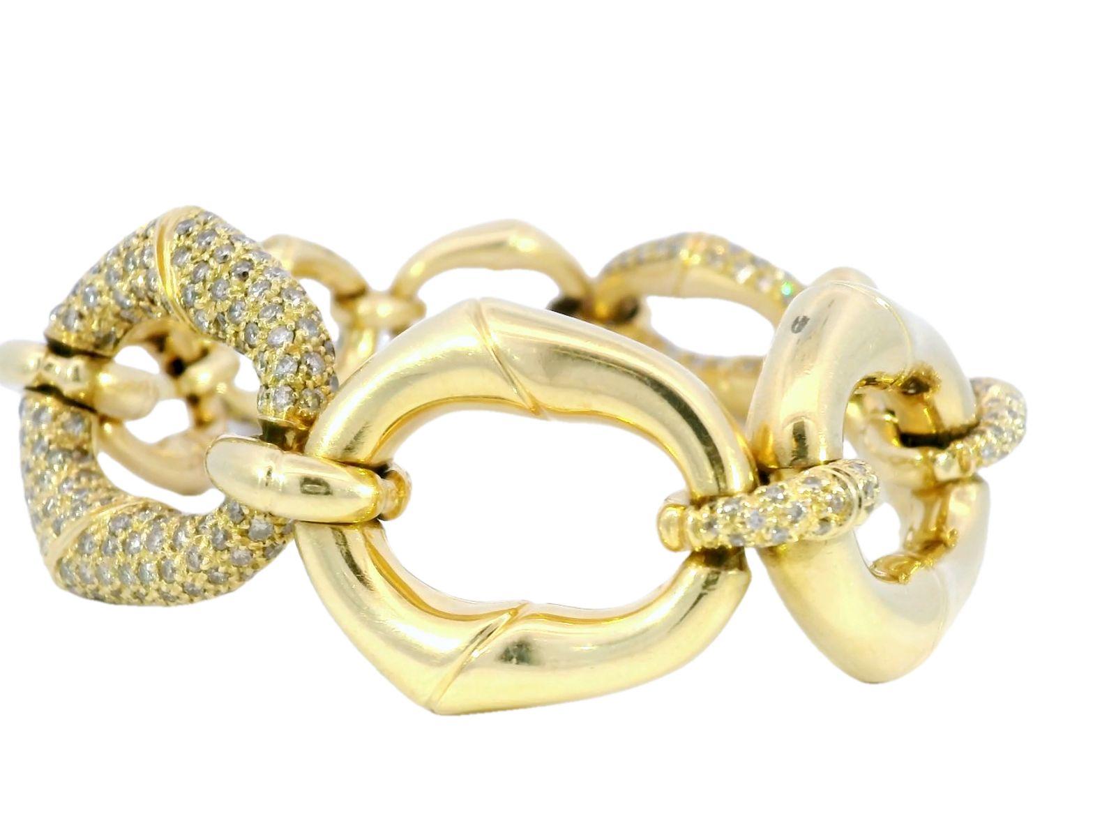 Gucci Bamboo Collection Diamond Link Bracelet in 18 Karat Yellow Gold

This Gucci Bamboo Collection Diamond Link Bracelet crafted from 18-karat yellow gold, features Gucci’s iconic bamboo-inspired links, a signature design that makes this piece