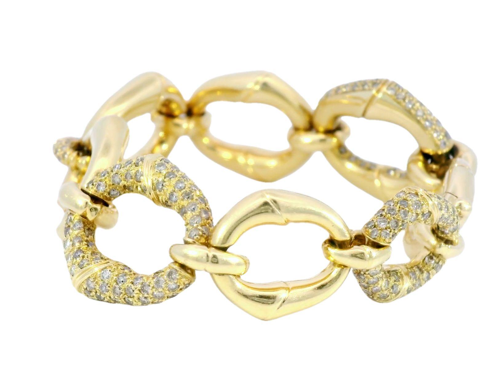 Rare Gucci Bamboo Collection Diamond Graduated Bracelet in 18 Karat Yellow Gold In Excellent Condition In Fairfield, CT
