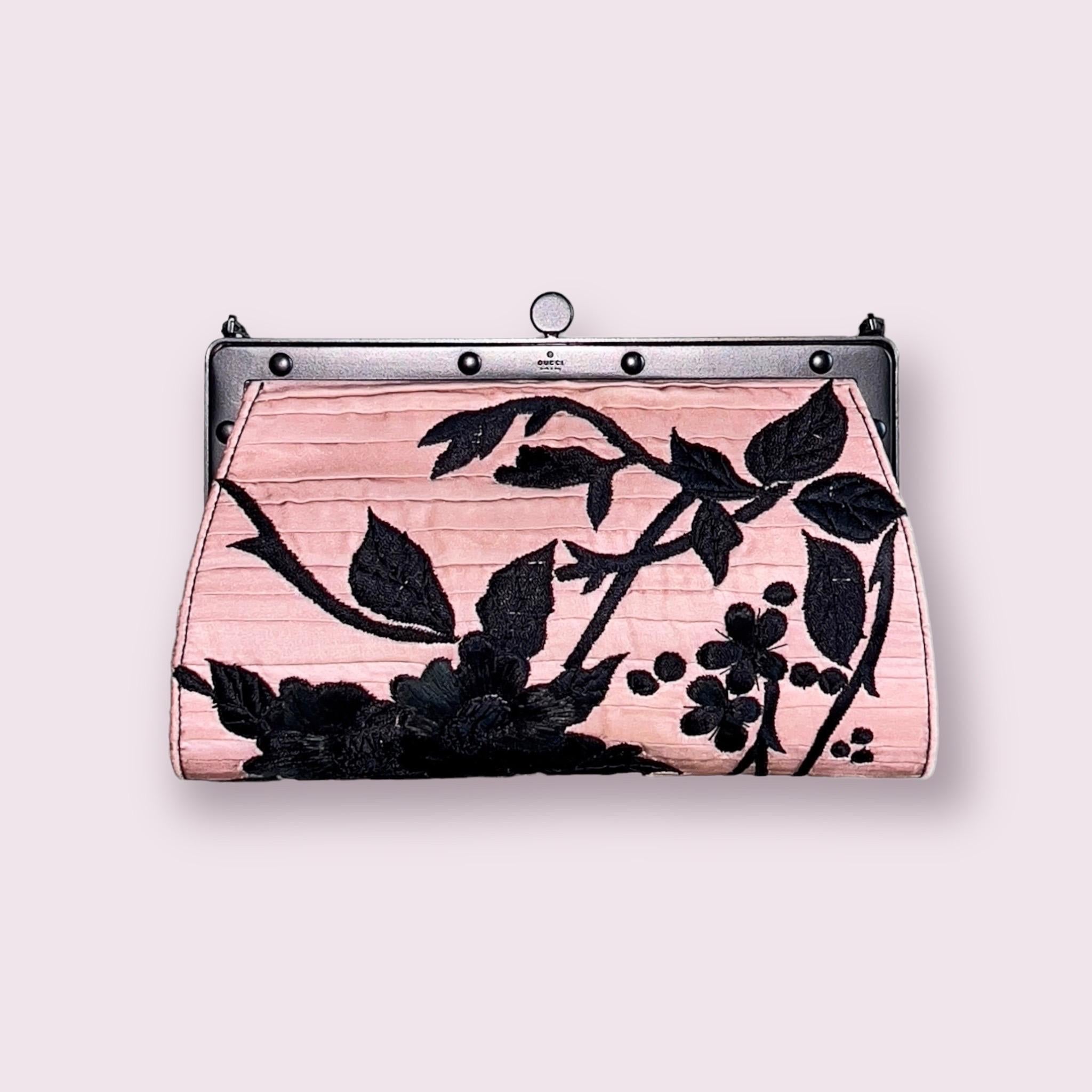 RARE Gucci by Tom Ford S/S 2003 Pink Embroidered Kimono Clutch Bag Purse For Sale 5