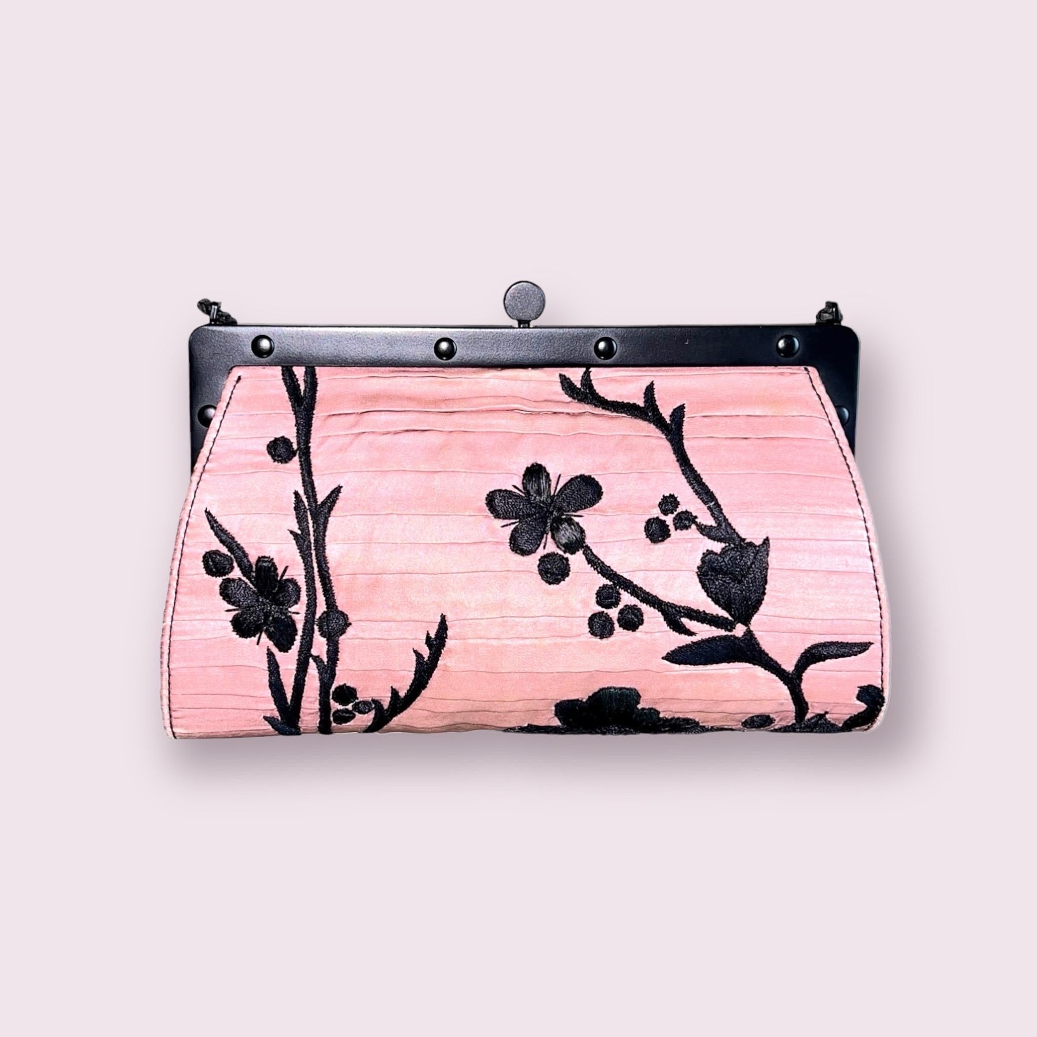 RARE Gucci by Tom Ford S/S 2003 Pink Embroidered Kimono Clutch Bag Purse For Sale 6