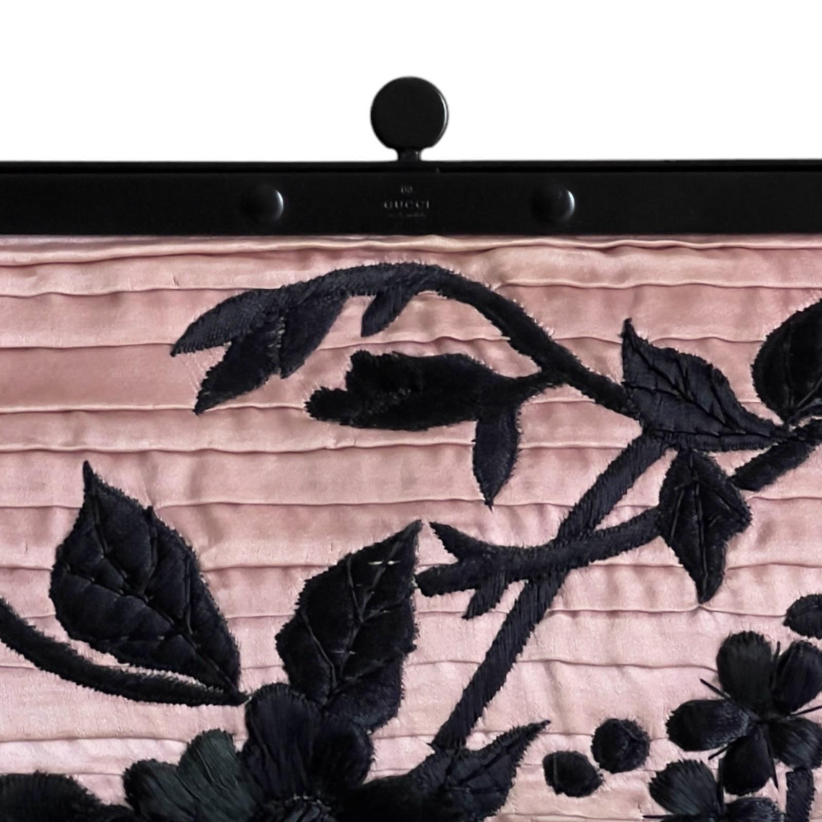 RARE Gucci by Tom Ford S/S 2003 Pink Embroidered Kimono Clutch Bag Purse For Sale 3