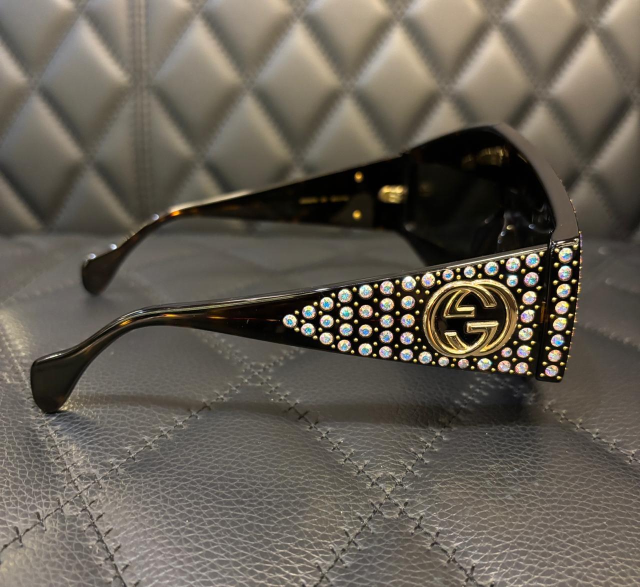 Rari occhiali da sole Gucci Hollywood Night Crystal Shield In condizioni ottime in vendita a Jakarta, Daerah Khusus Ibukota Jakarta