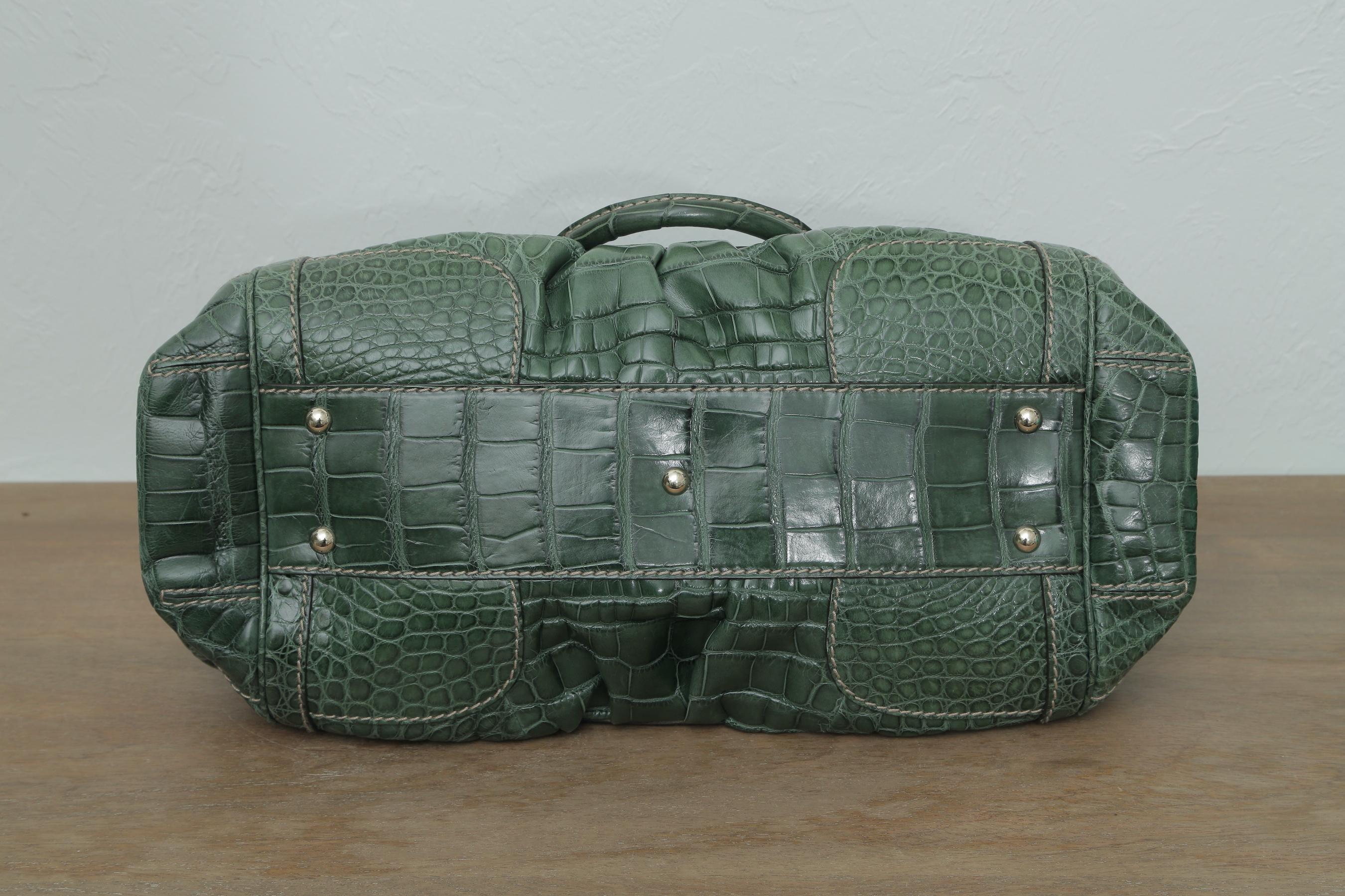  Rare Gucci Limited Edition Green Crocodile Skin Leather Weekend/Travel Bag For Sale 1