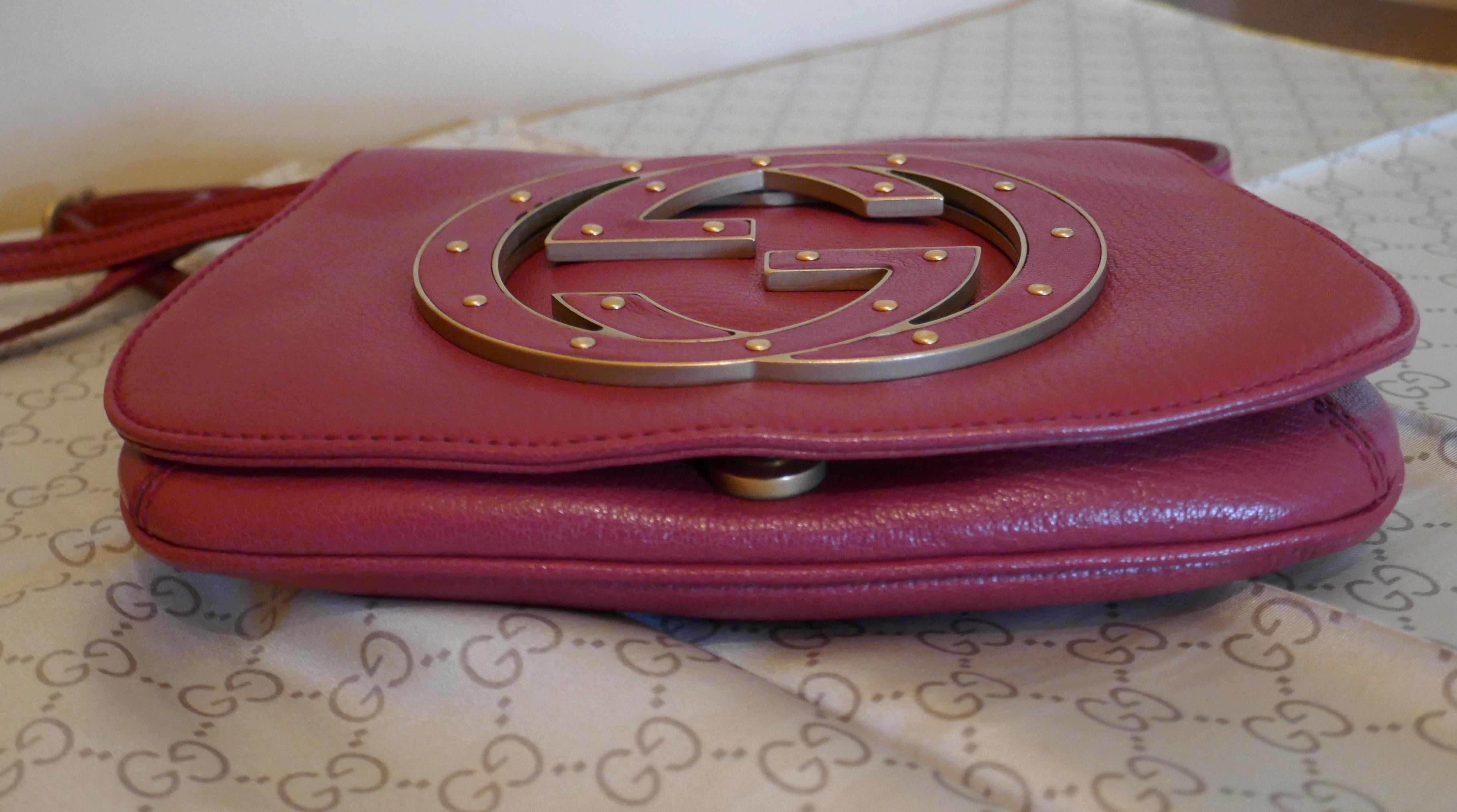 Gucci - Sac à bandoulière porté épaule en cuir rose « Soho », rare et rare   en vente 7
