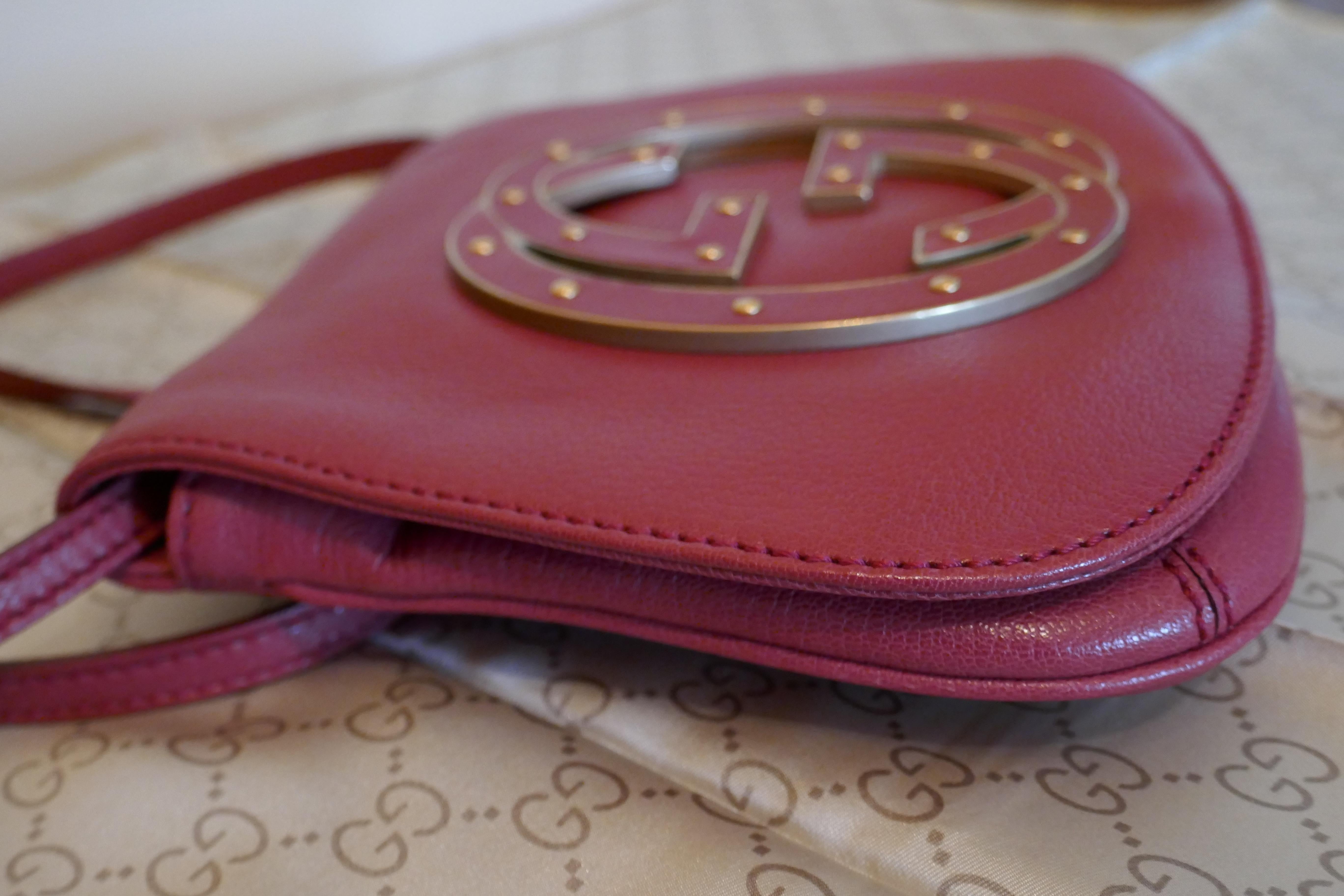 Gucci - Sac à bandoulière porté épaule en cuir rose « Soho », rare et rare   en vente 8