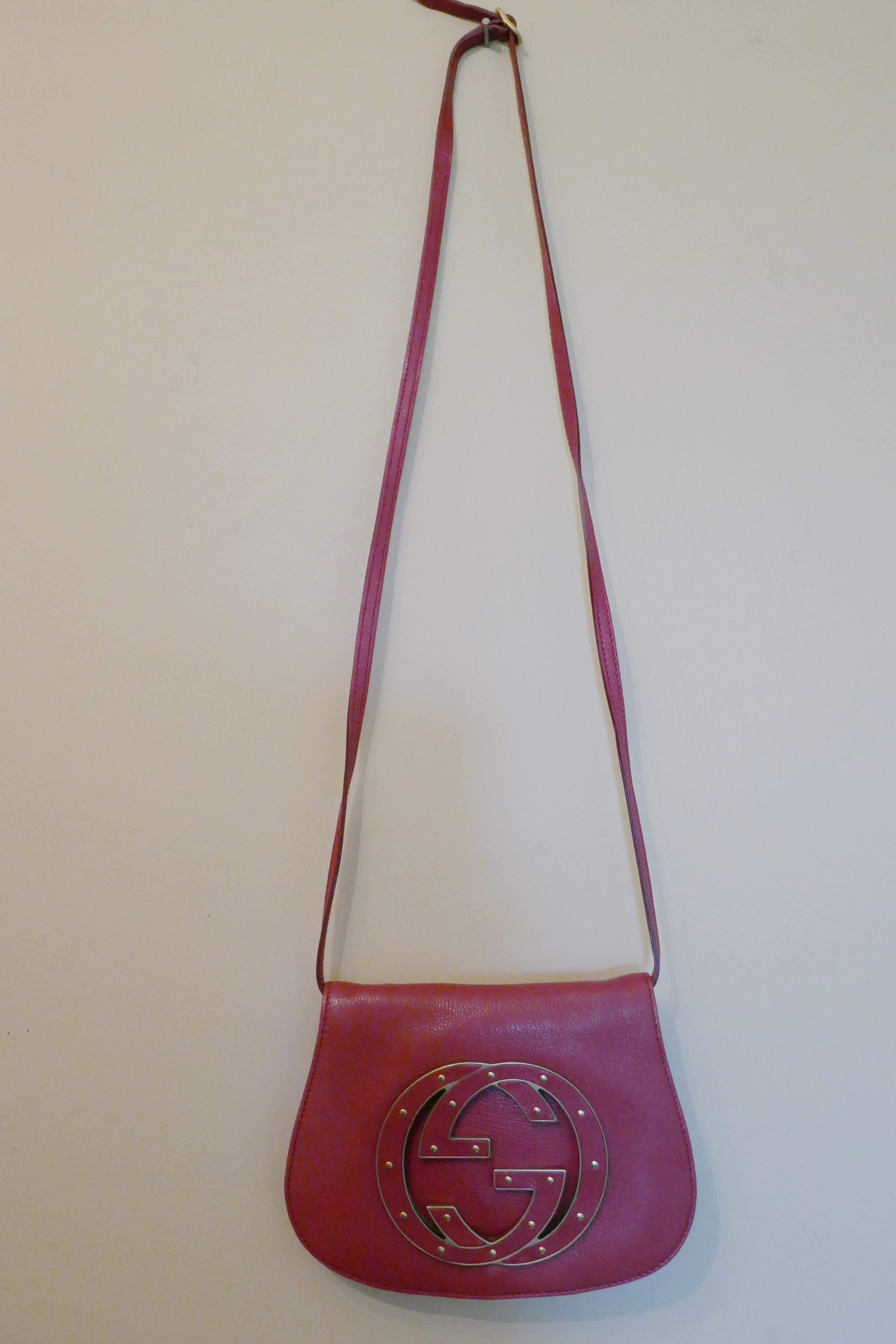 Gucci - Sac à bandoulière porté épaule en cuir rose « Soho », rare et rare   en vente 11