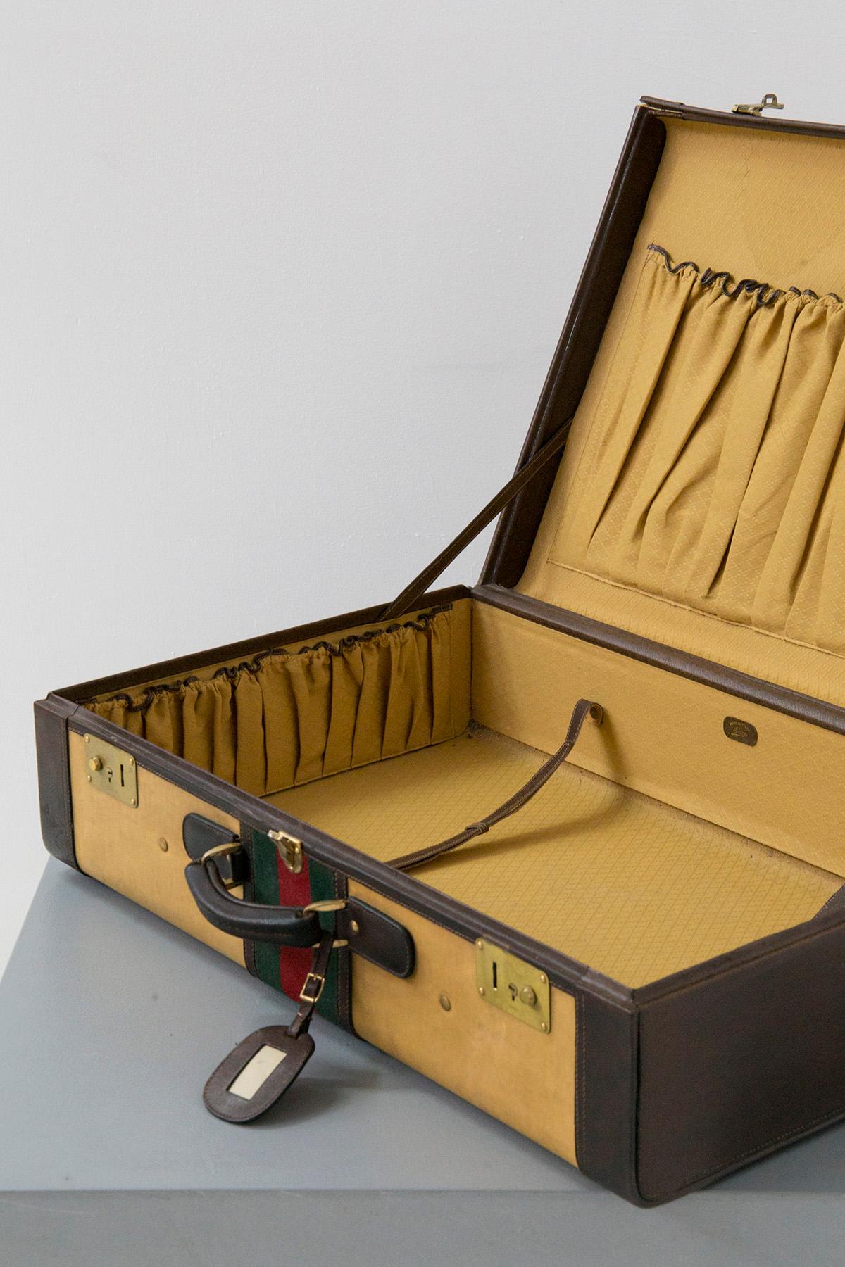 Rare Gucci Travel suitcase in fabric and leather, original label 1