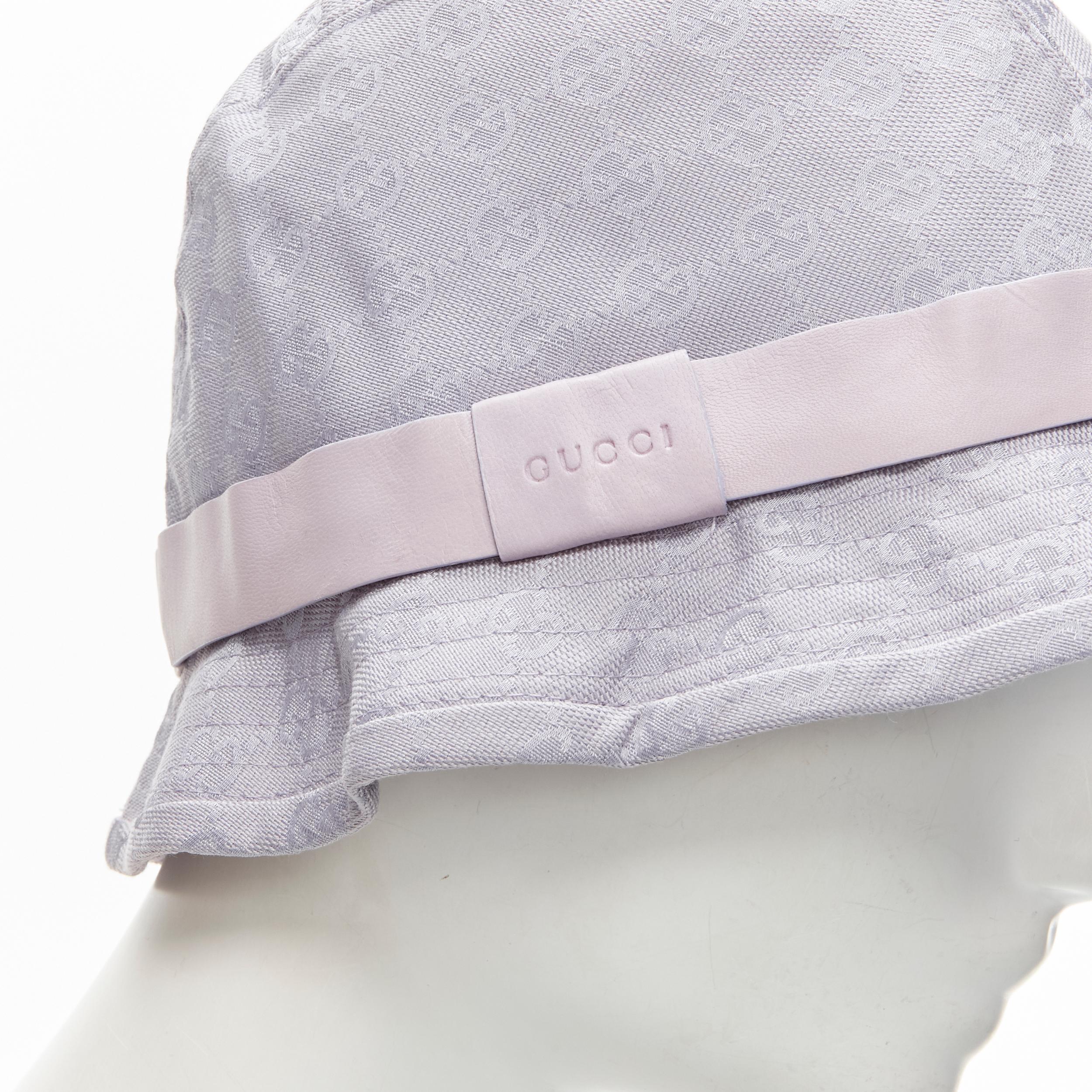 rare GUCCI Vintage lilac purple GG monogram leather trim fisherman bucket hat A
Brand: Gucci
Material: Canvas
Color: Purple
Pattern: Solid
Extra Detail: Gucci embossed leather trim.
Made in: Italy

CONDITION:
Condition: Very good, this item was
