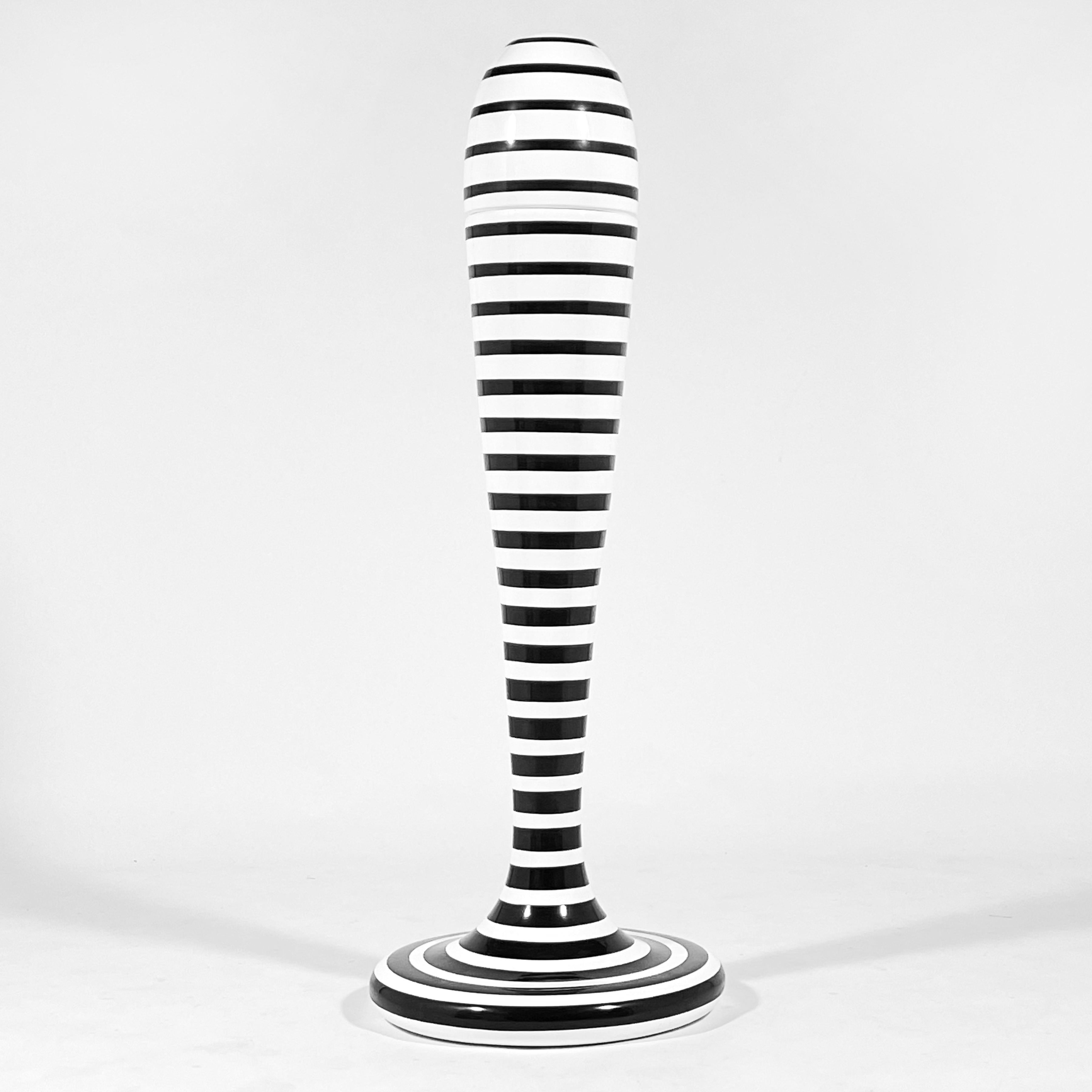 Rare vase/sculpture « Lingam » de Guido Venturini par Alessi en vente 3