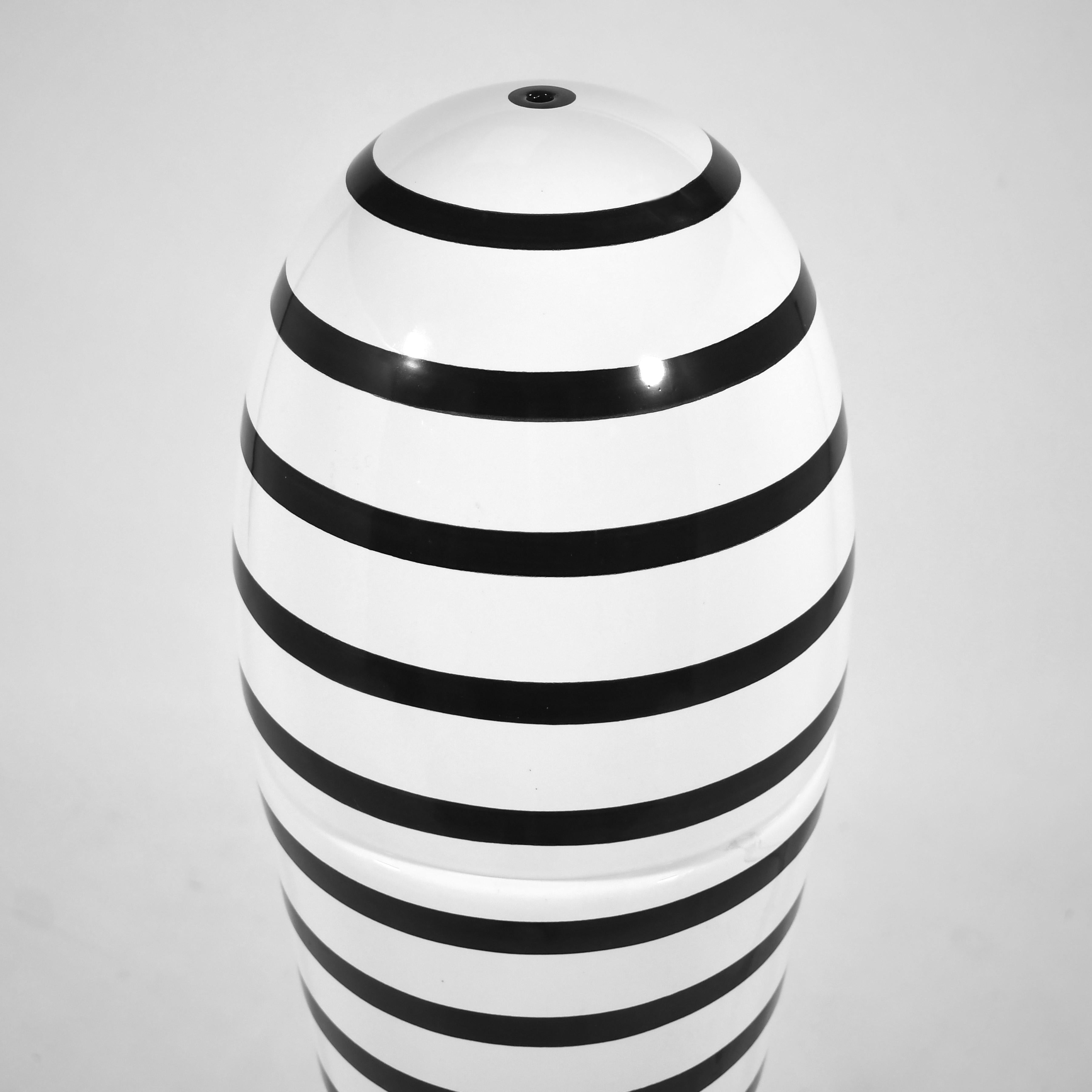 Moderne Rare vase/sculpture « Lingam » de Guido Venturini par Alessi en vente