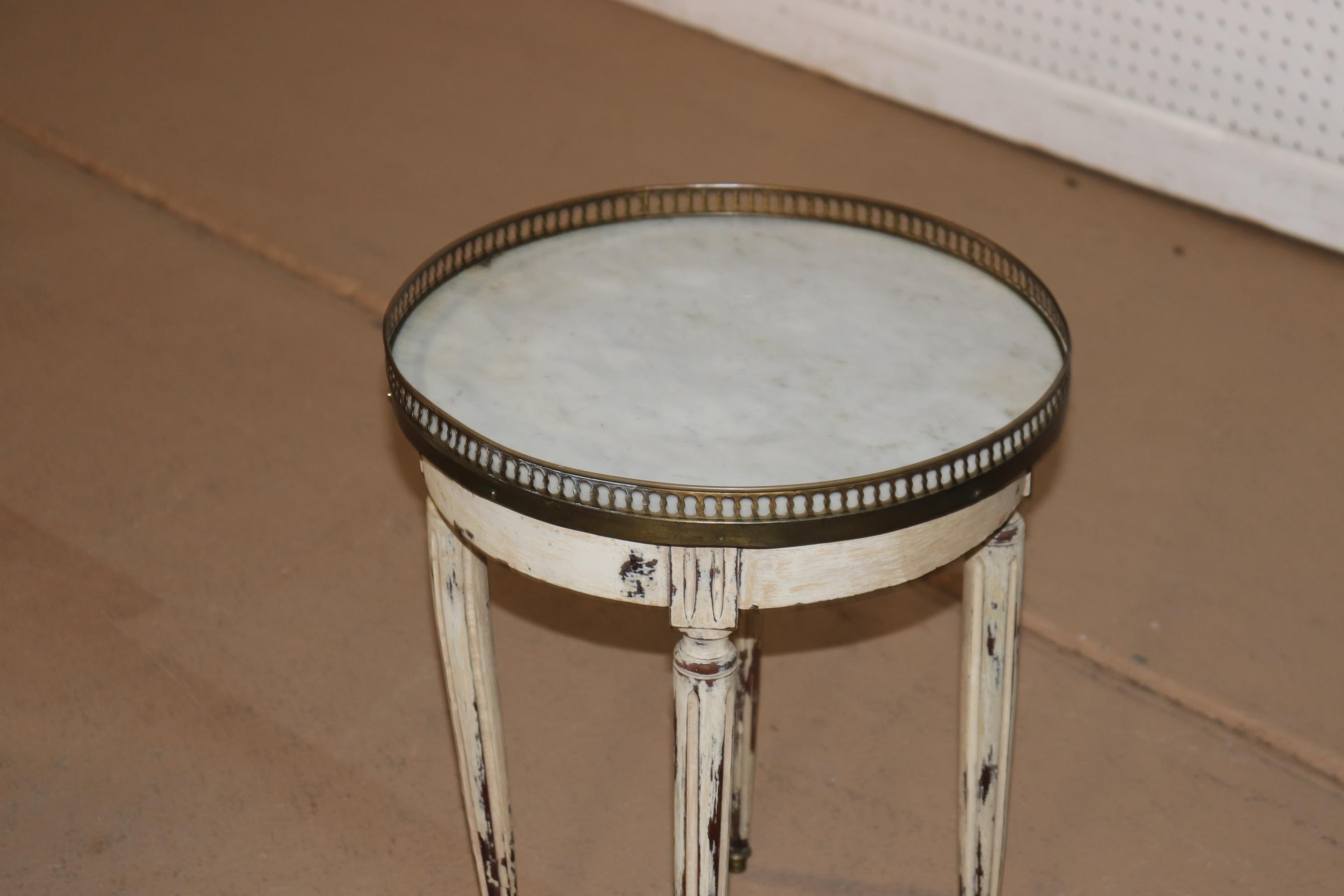 Carrara Marble Rare Gustavian Louis XVI Style 1920s Era Marble Top Painted Taboret End Table