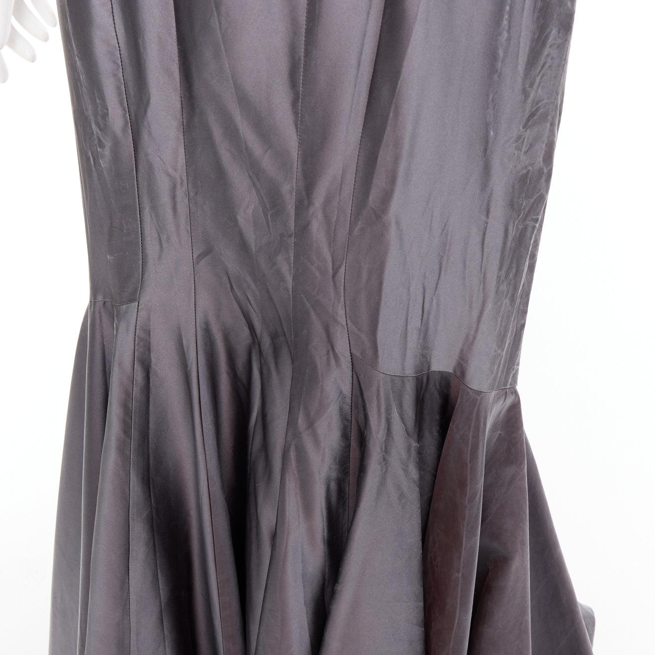 selten GUY LAROCHE COUTURE 2006 Vintage Runway grün Spitze grau Seide Meerjungfrau Kleid im Angebot 3
