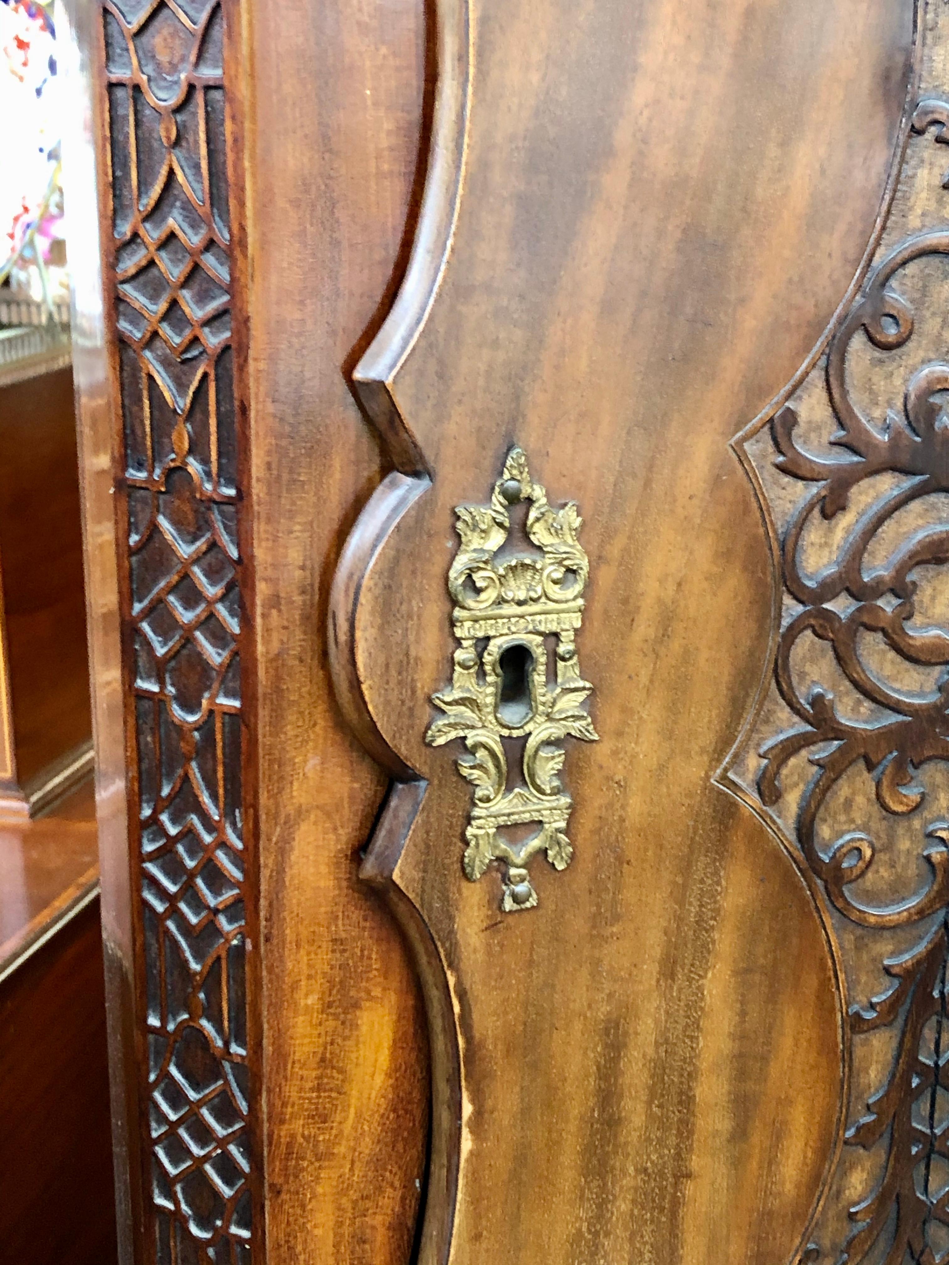 Rare Haig & Chippendale Geo. III 8-day, Hour Strike Longcase Grandfather Clock In Good Condition For Sale In Charleston, SC