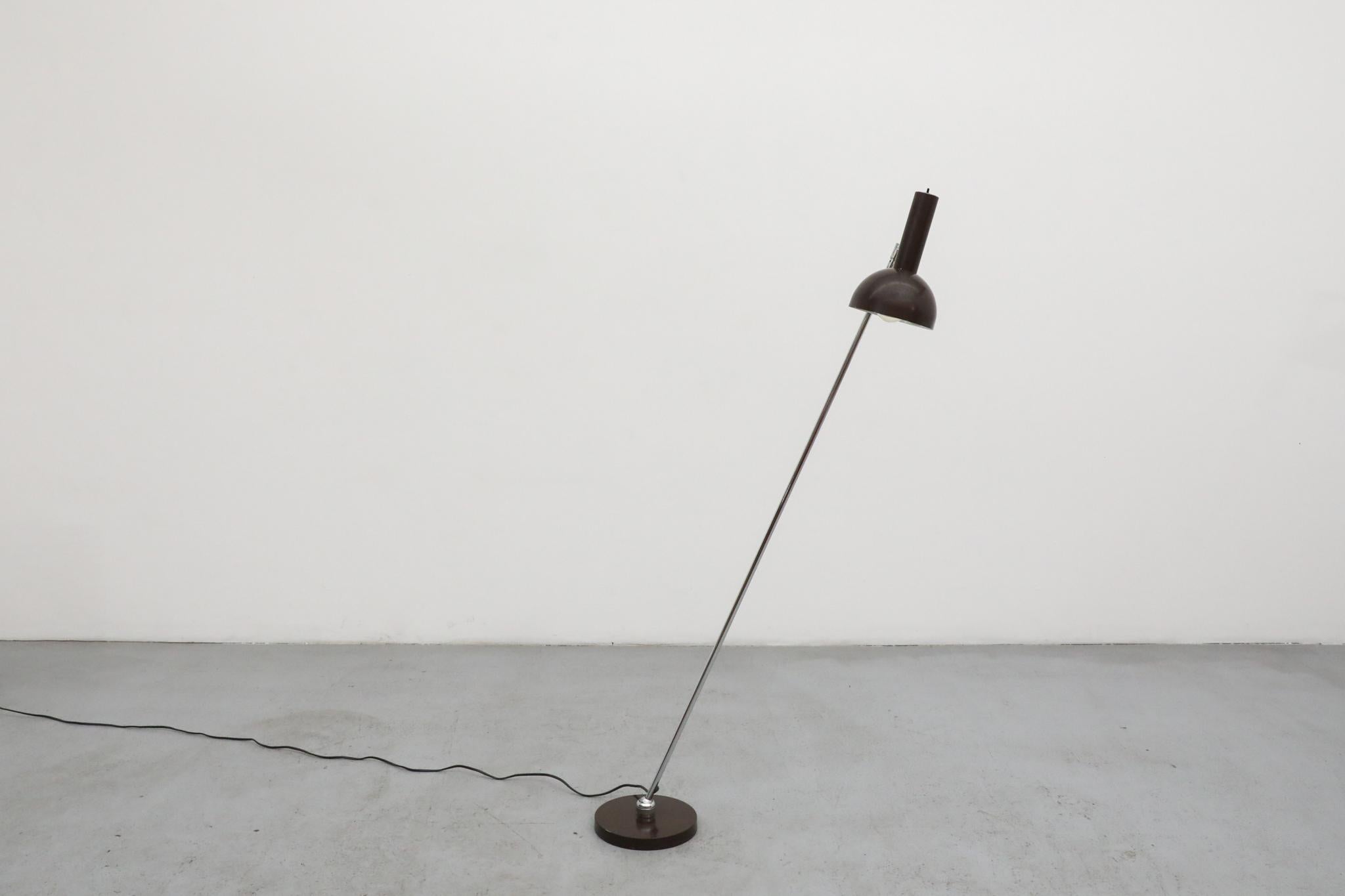 Seltene Hala Zeist Articulating 'Leaning' Stehleuchte von Herman Busquet (Niederländisch) im Angebot