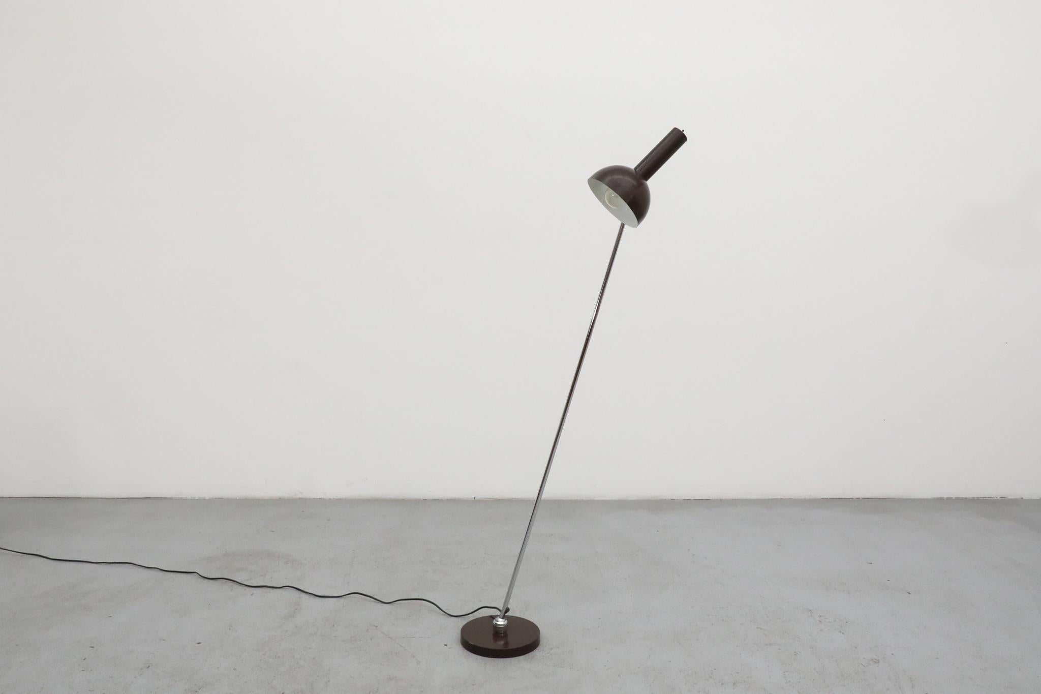 Seltene Hala Zeist Articulating 'Leaning' Stehleuchte von Herman Busquet im Zustand „Gut“ im Angebot in Los Angeles, CA