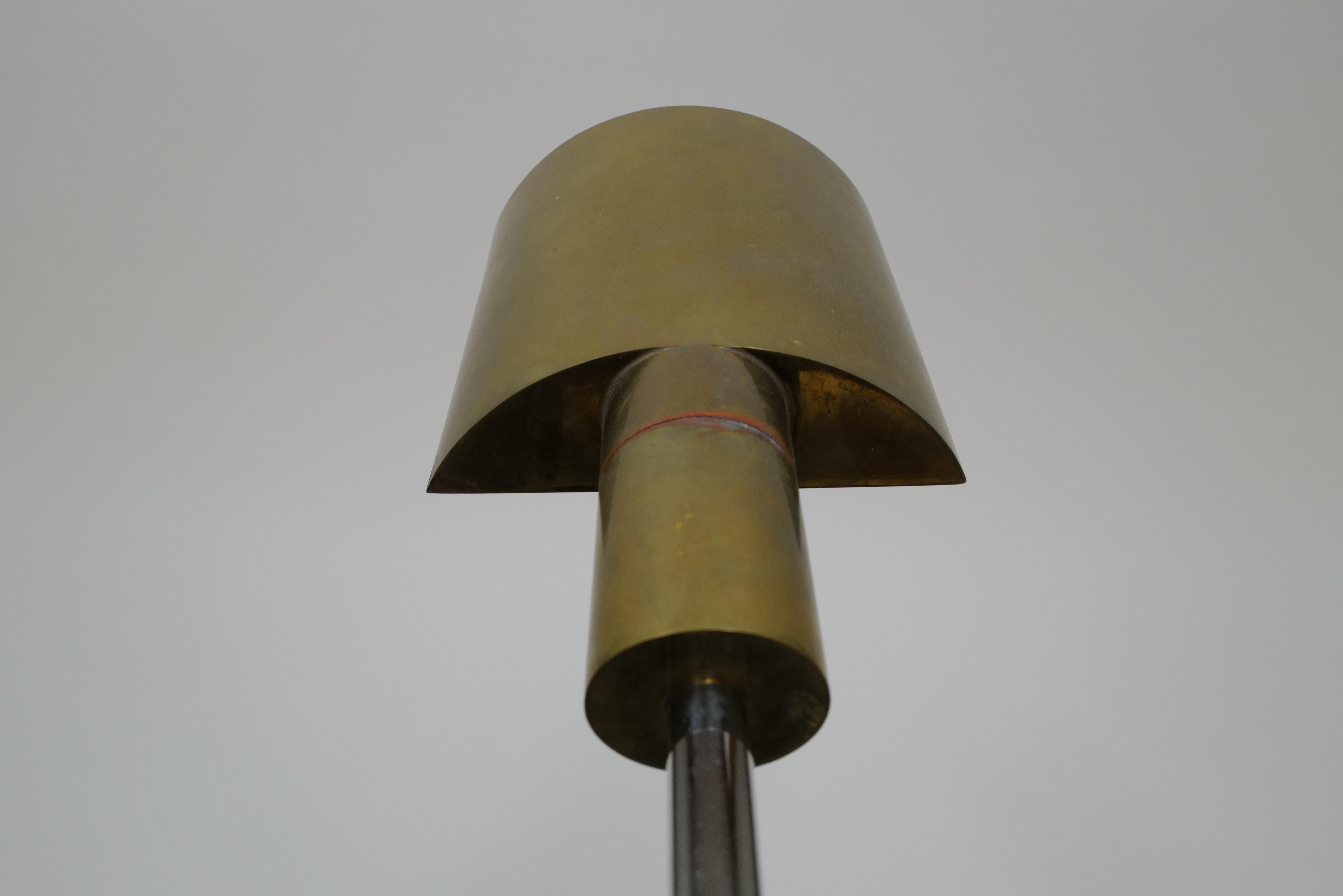 Seltene Halbmond-Stehlampe aus Messing von Cedric Hartman im Angebot 5