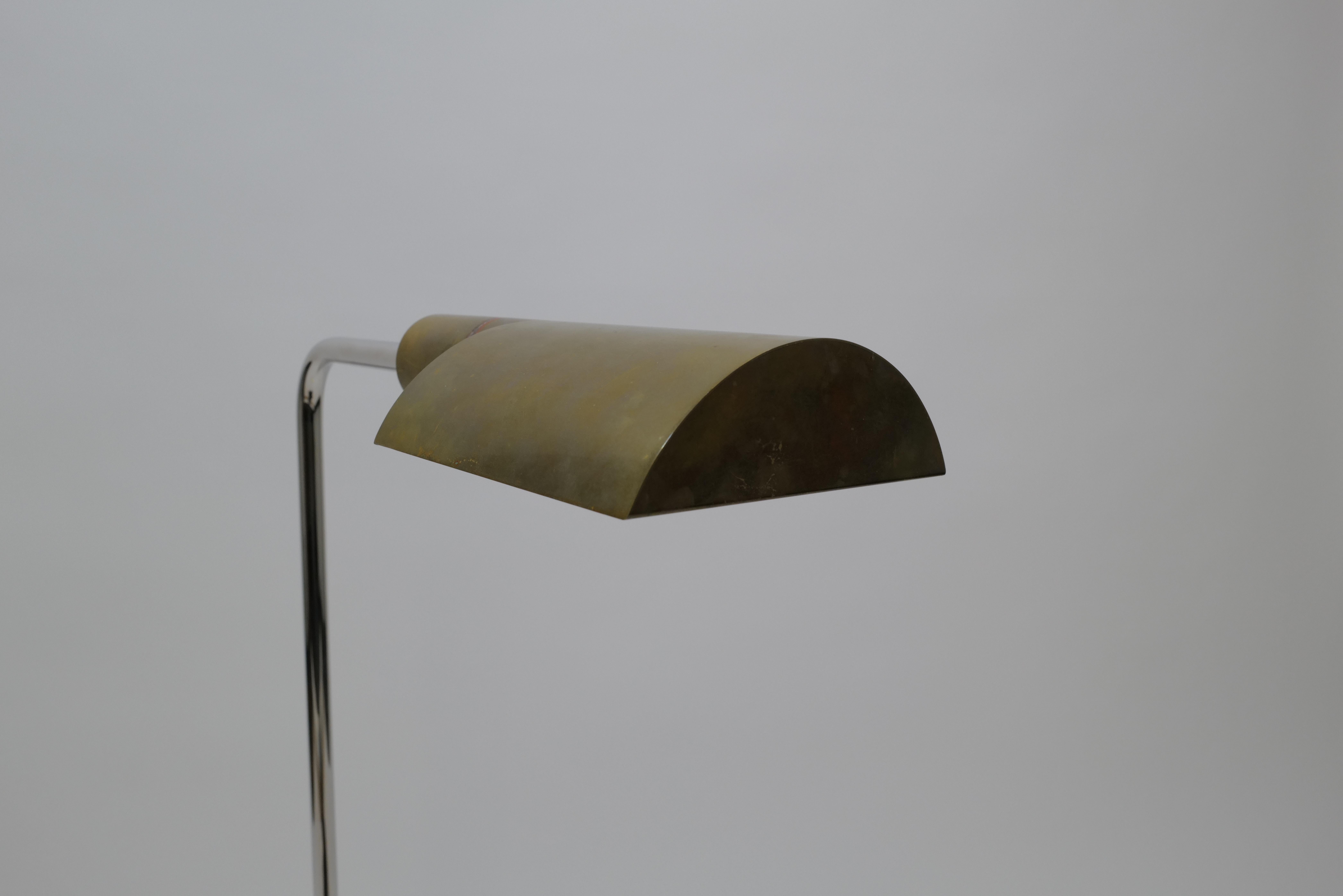 Seltene Halbmond-Stehlampe aus Messing von Cedric Hartman (Chrom) im Angebot