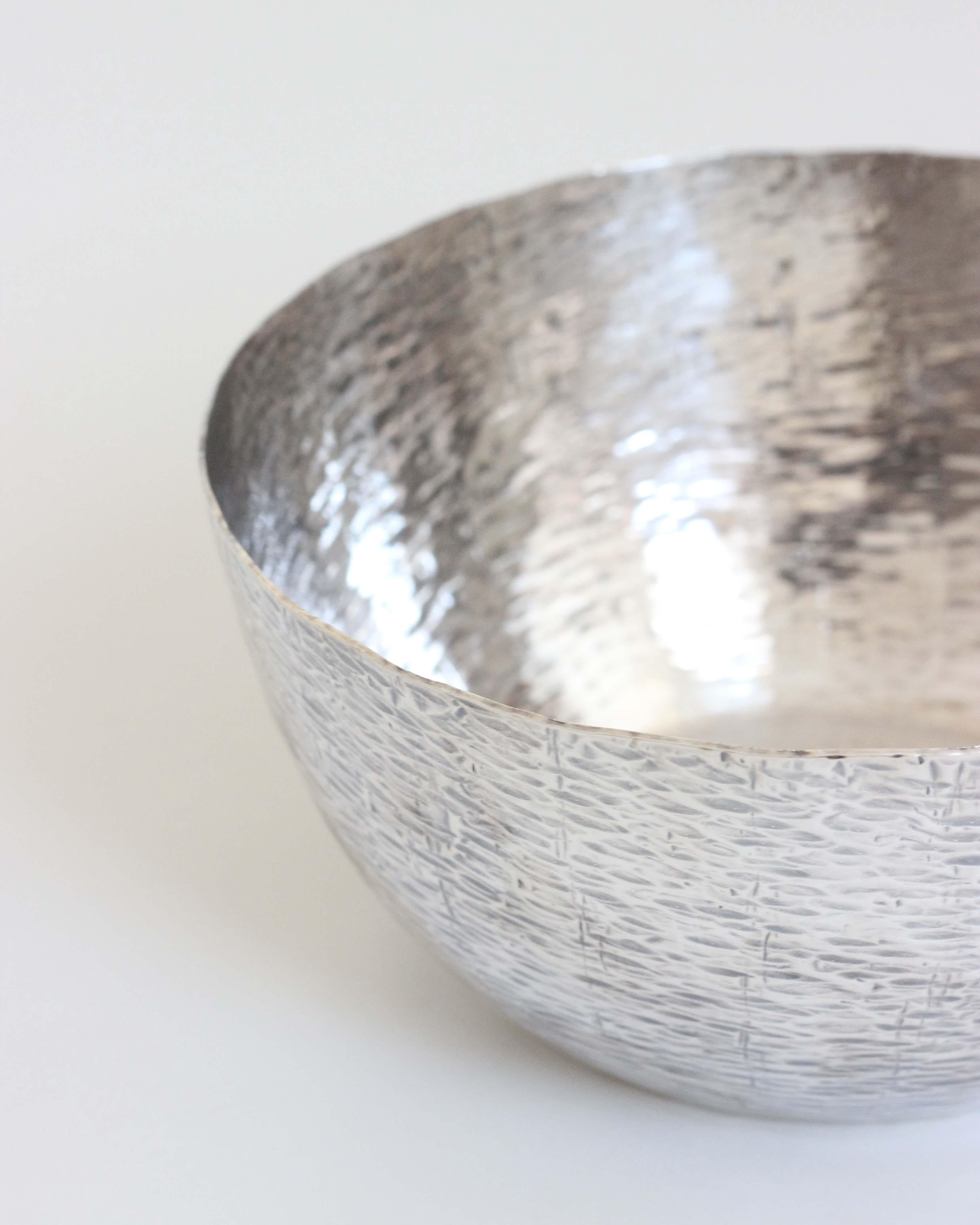 Hammered Silver Bowl by Tapio Wirkkala, TW 243, Finland, 1971, Decorative Bowl In Good Condition For Sale In Los Angeles, CA