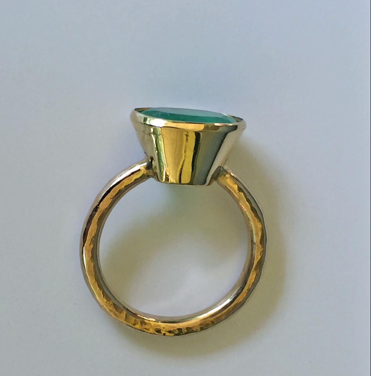 Rare Hammered Yellow Gold Emerald Ring Big 4.80 Carat Natural Colombian Emerald 3