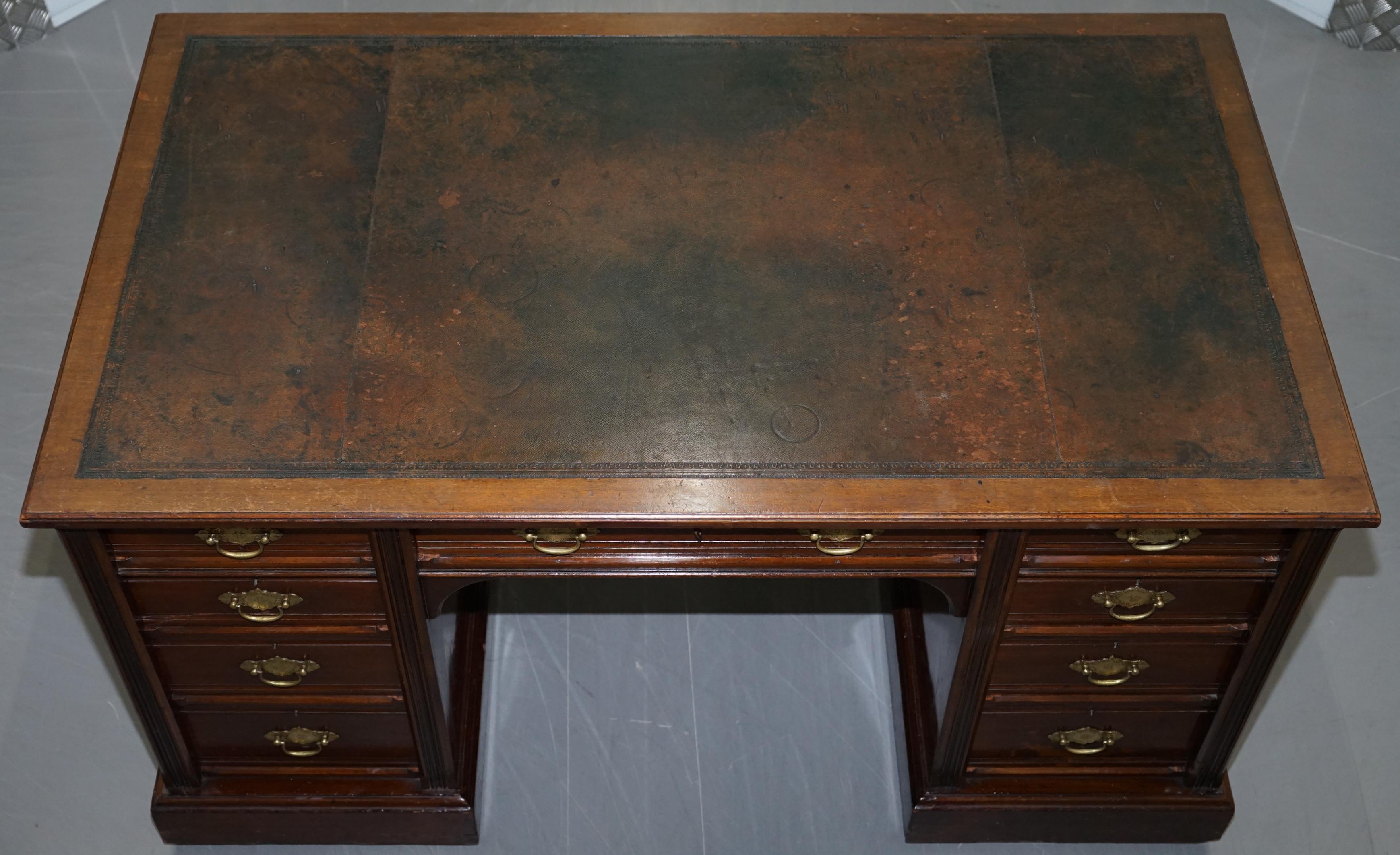 Raro escritorio con dos pedestales de madera dura Hampton & Sons's Pall Mall Inglés en venta
