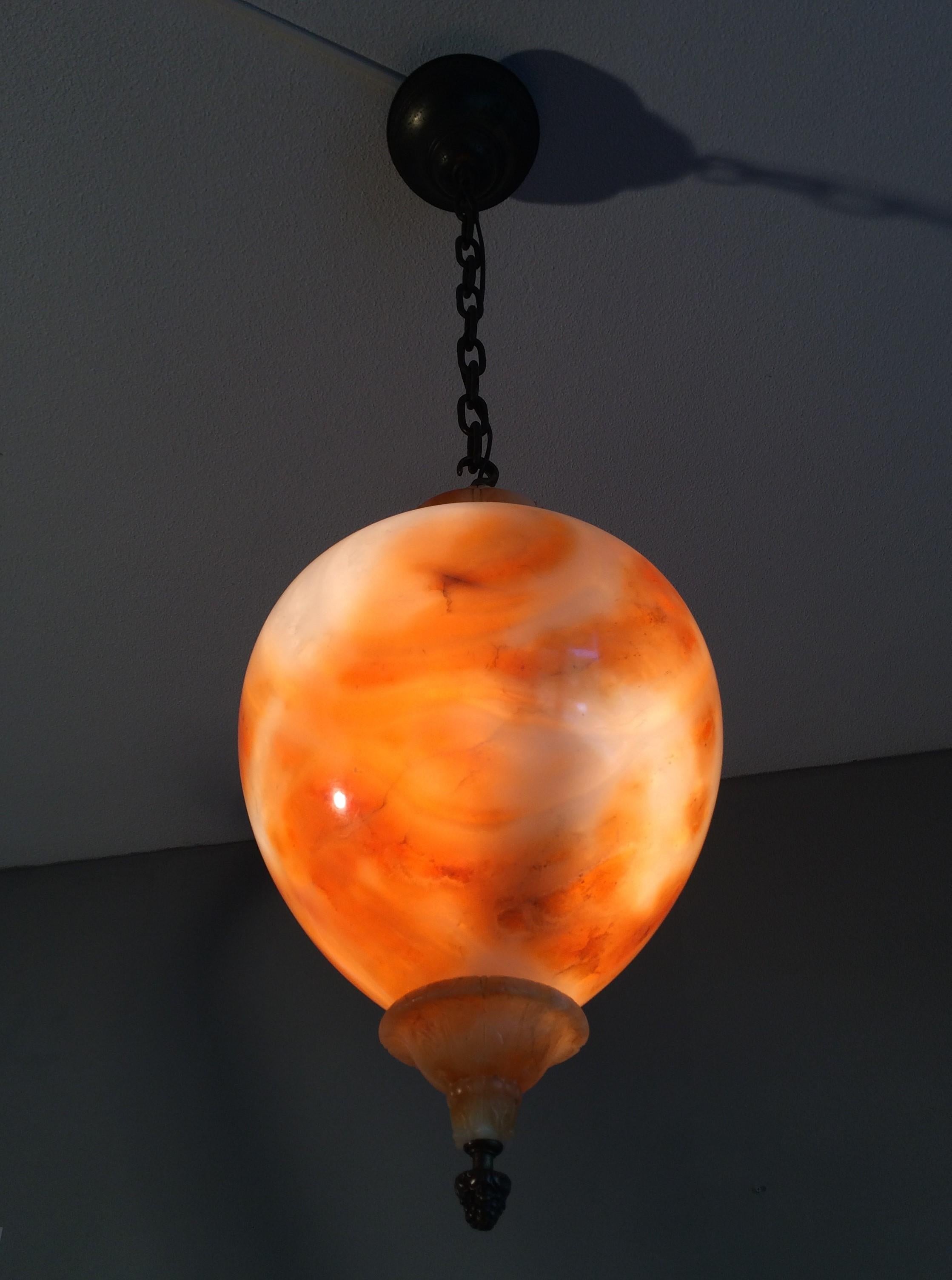 Unique Hand Carved Vivid Alabaster Pendant Light Chandelier w Stunning Patterns In Excellent Condition In Lisse, NL