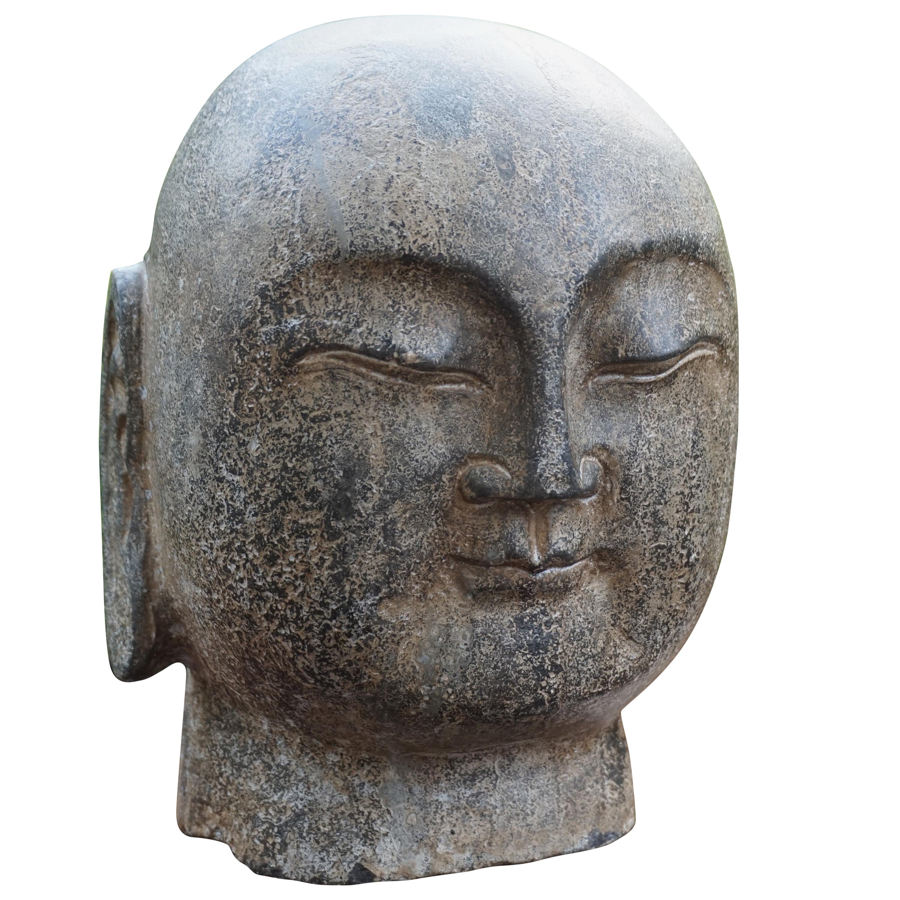 Rare sculpture de tête de Bouddha japonaise ancienne en marbre ou granit, sculptée à la main en vente