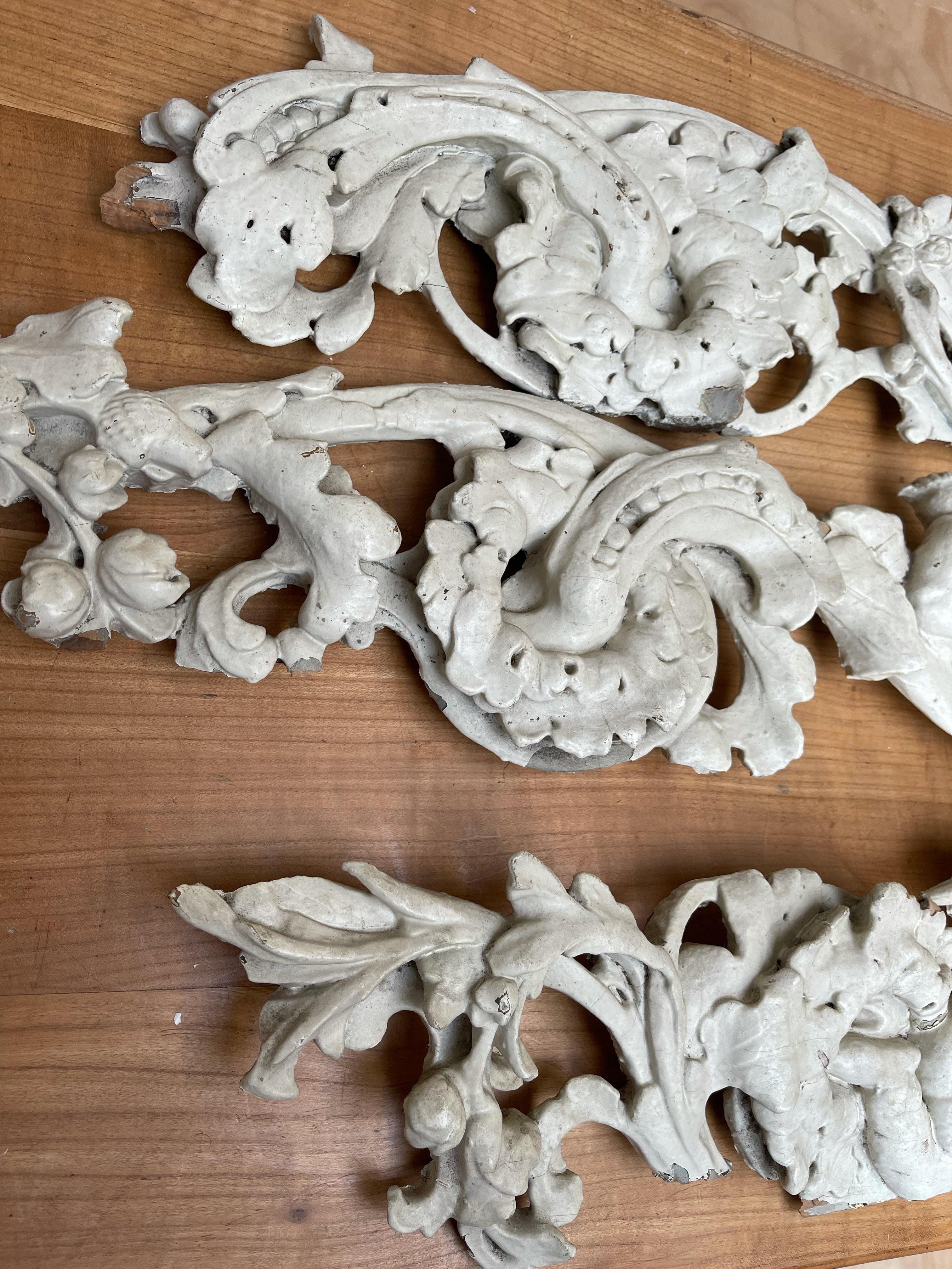 Rare Hand Carved Baroque Architectural Wall or Ceiling Cherubs Sculptures 9 Feet For Sale 6