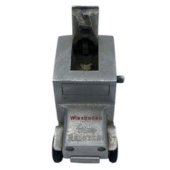 Rare briquet de table Willys Jeep Ges-Gesch usiné à la main, Allemagne de l'Ouest par Baier