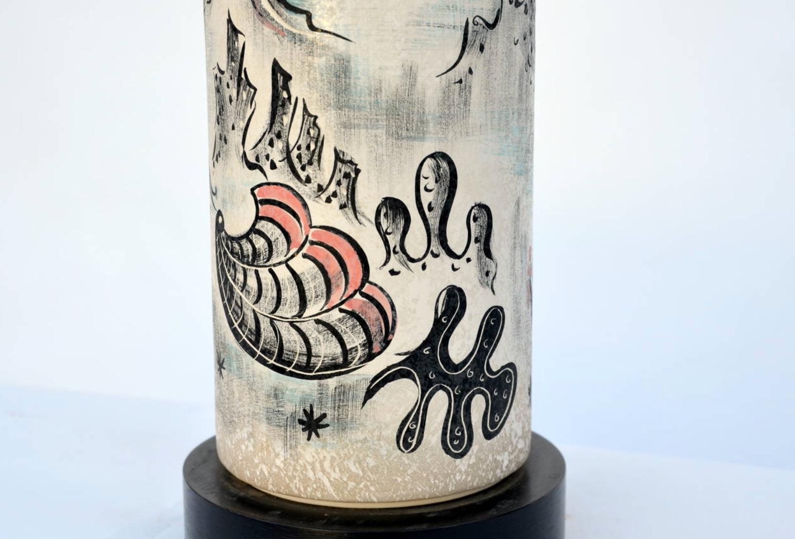 Céramique Rare lampe de bureau cylindrique peinte à la main par TYE de Californie en vente