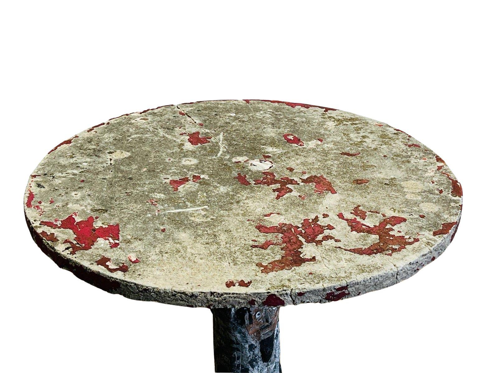 Rare table de jardin en faux bois peinte à la main en vente 5