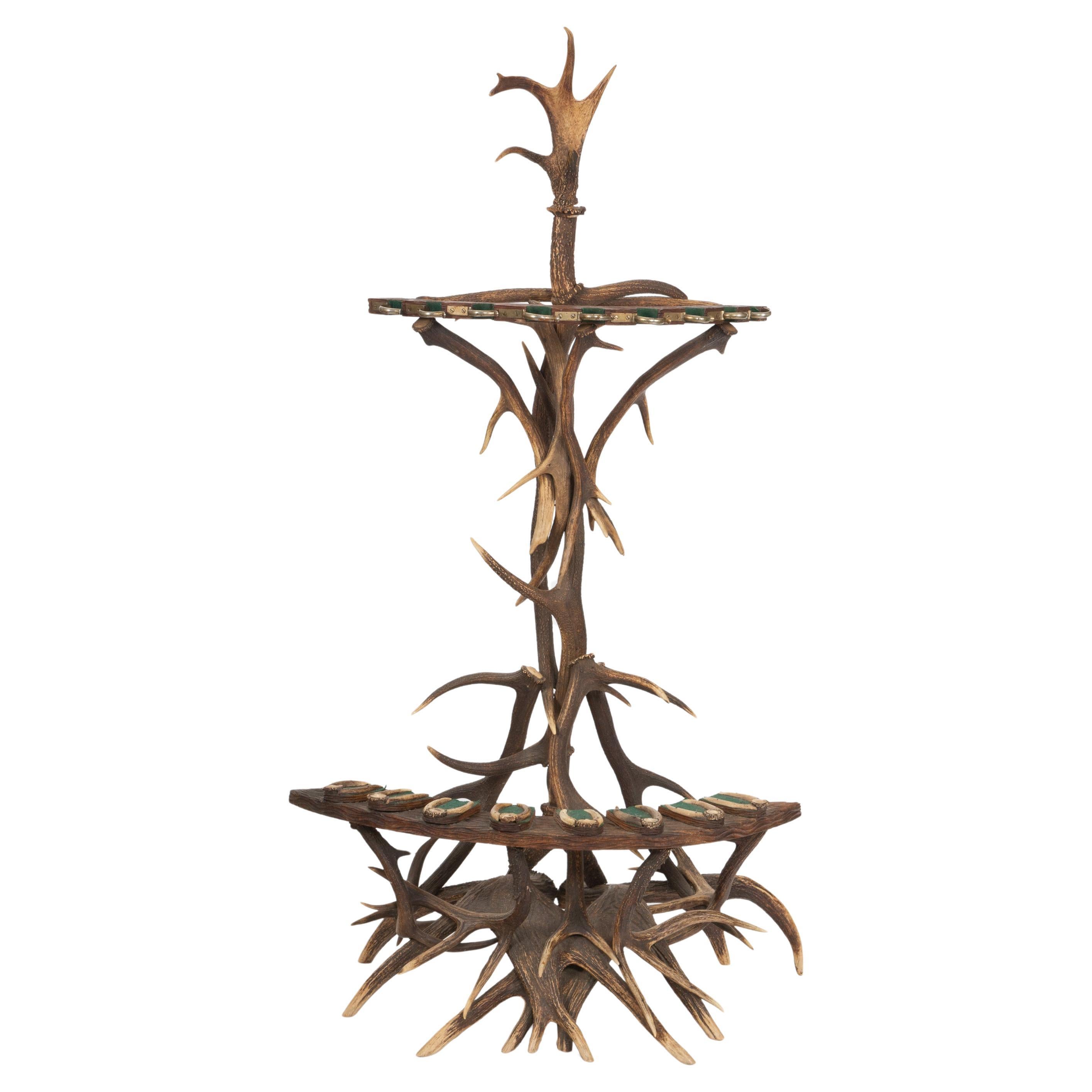 Rare Handcrafted Antler Gun Stand from the Black Forest, 19th Century in vendita