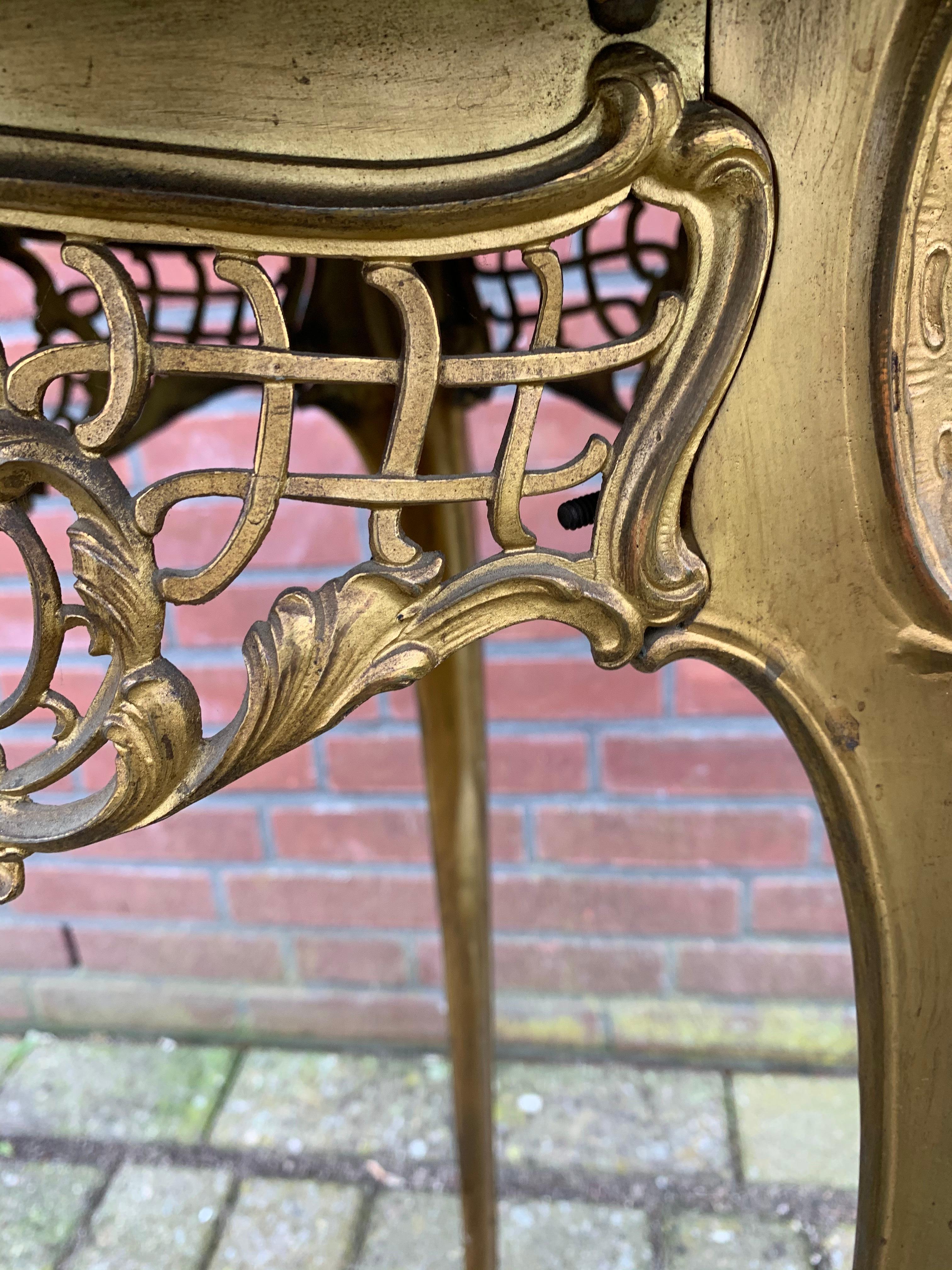 Rare and Handcrafted French Antique Bronze and Marble Top Flower Table, Stand In Good Condition In Lisse, NL