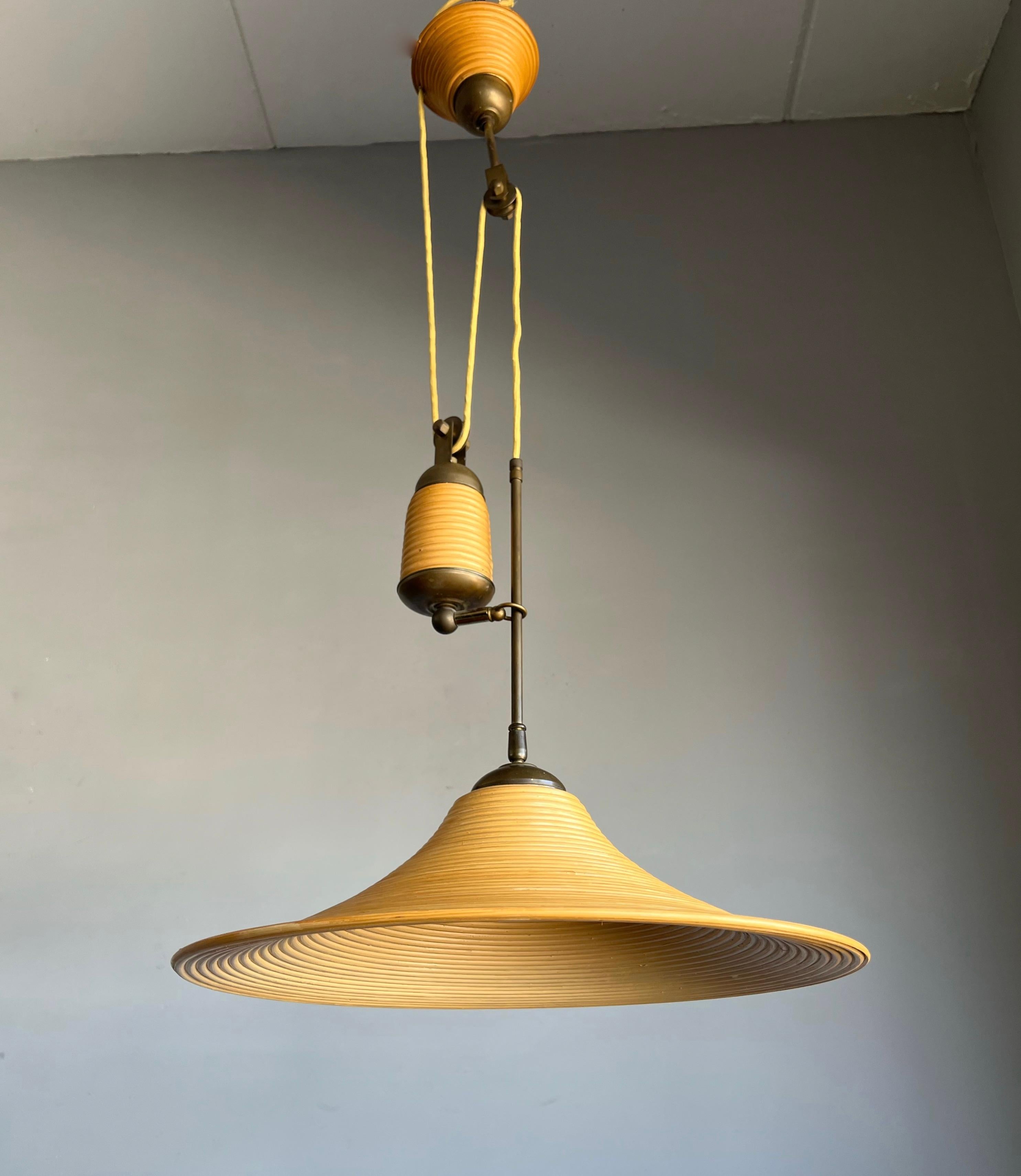 Rare Handcrafted Mid-Century Modern Rattan & Brass Pendant Light / Ceiling Lamp For Sale 4
