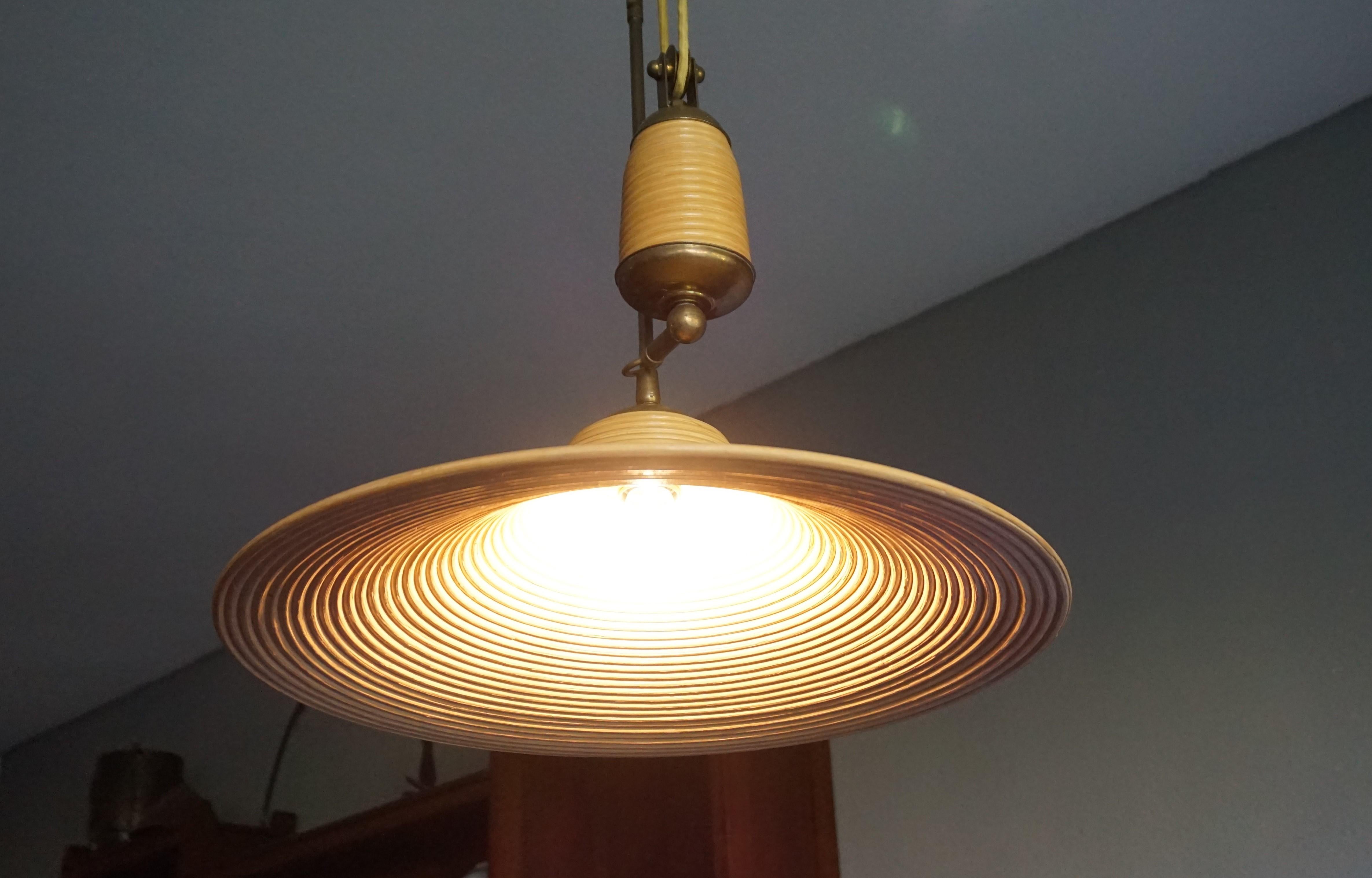 Rare & Handcrafted Midcentury Modern Rattan & Brass Pendant Light / Ceiling Lamp In Excellent Condition In Lisse, NL