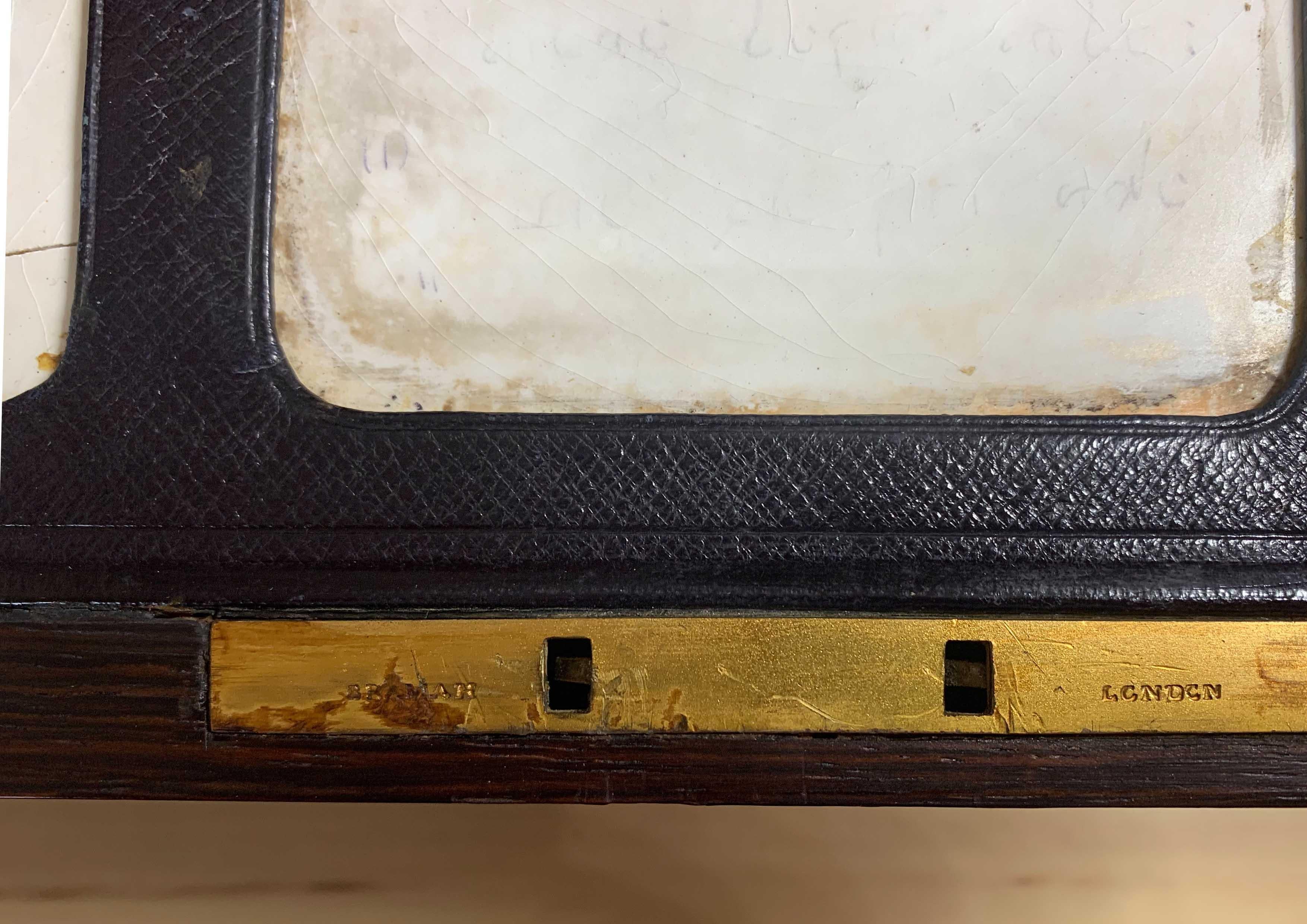 Seltener handgefertigter Regency-Schreibtisch aus Rosenholz mit Klappverschluss aus Leder im Angebot 13